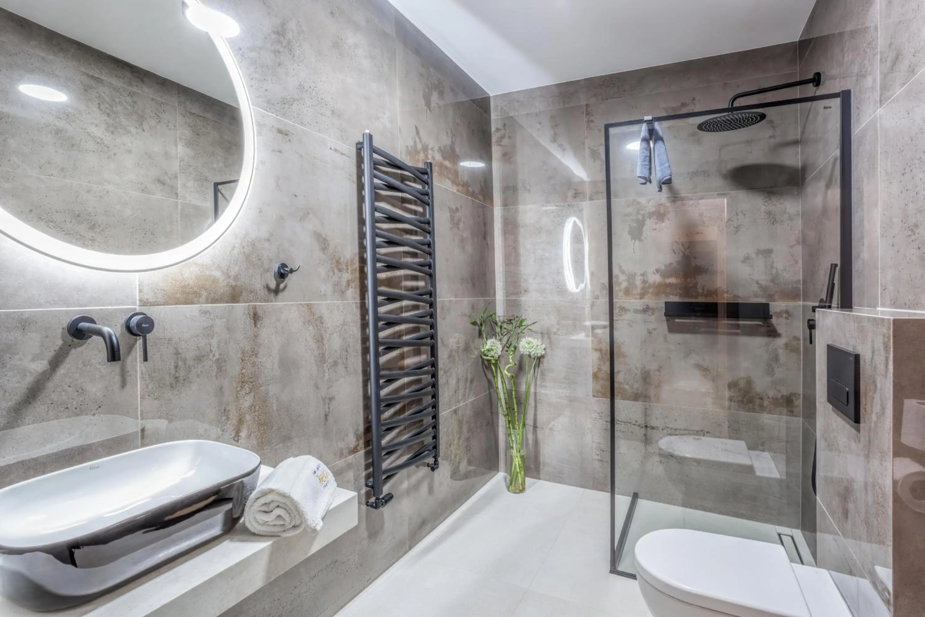 Shower in Hotel Beta