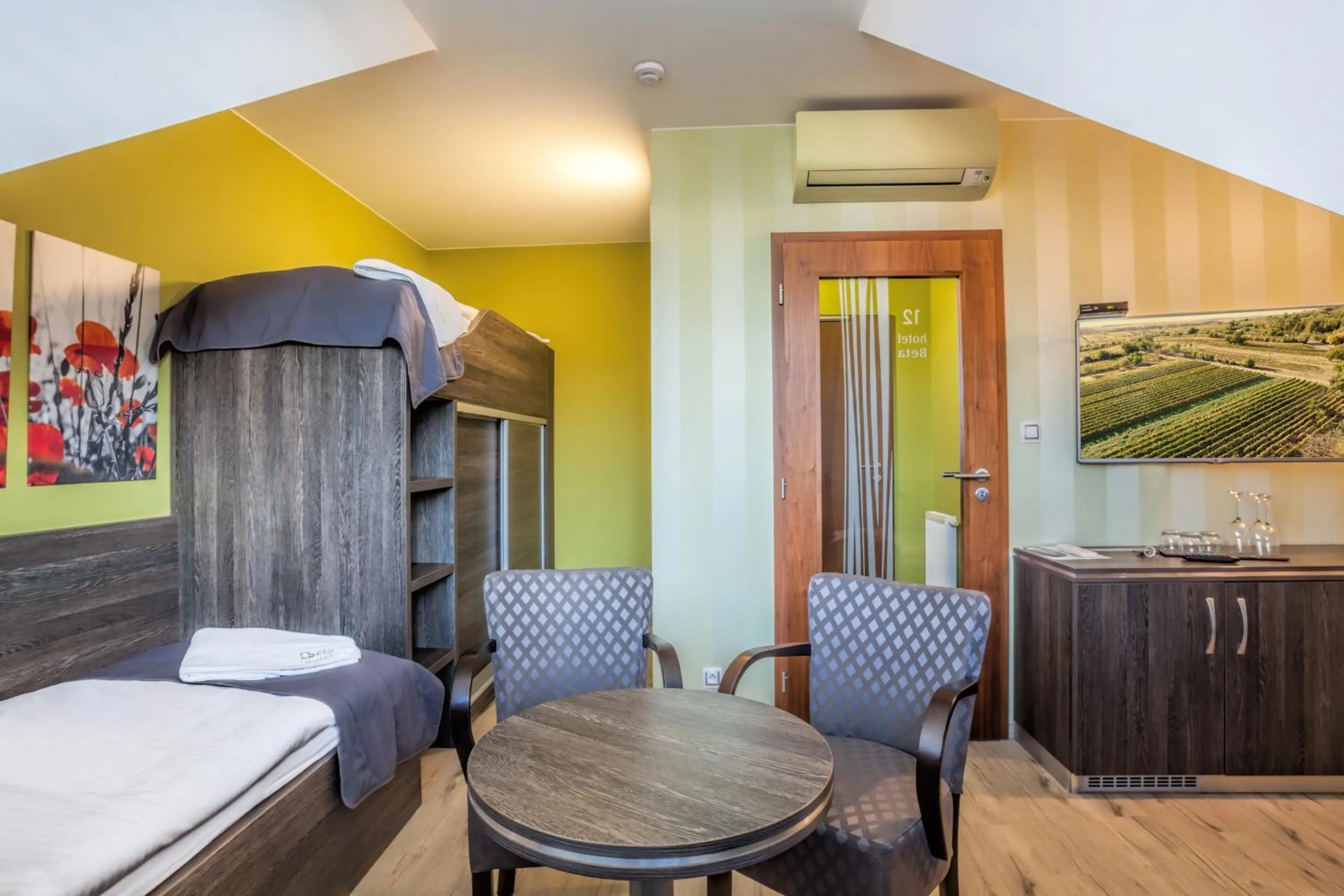 Standard Twin Room - single occupancy in Hotel Beta