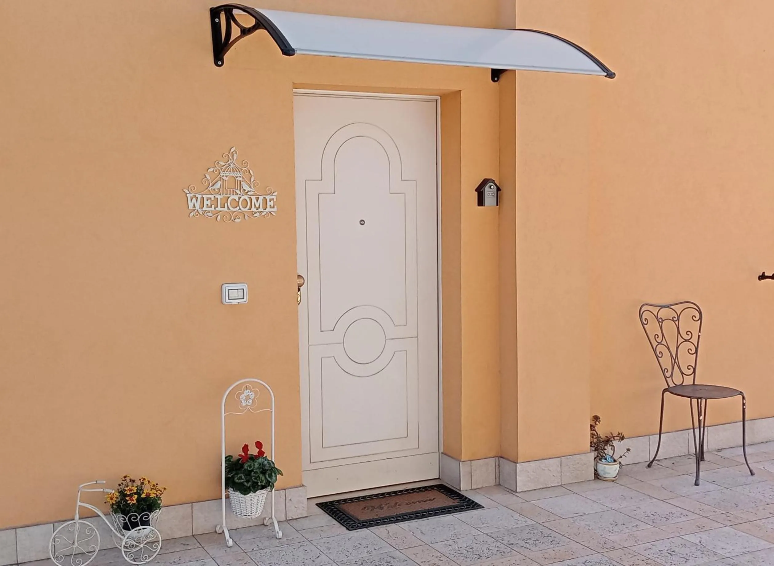 Facade/entrance in Parco dei Gelsomini