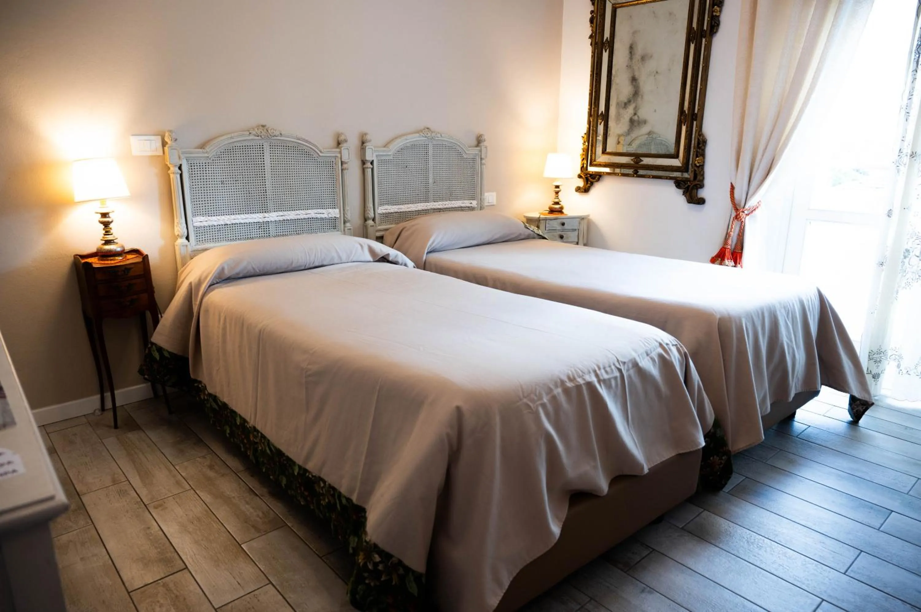 Photo of the whole room, Bed in La Garampa