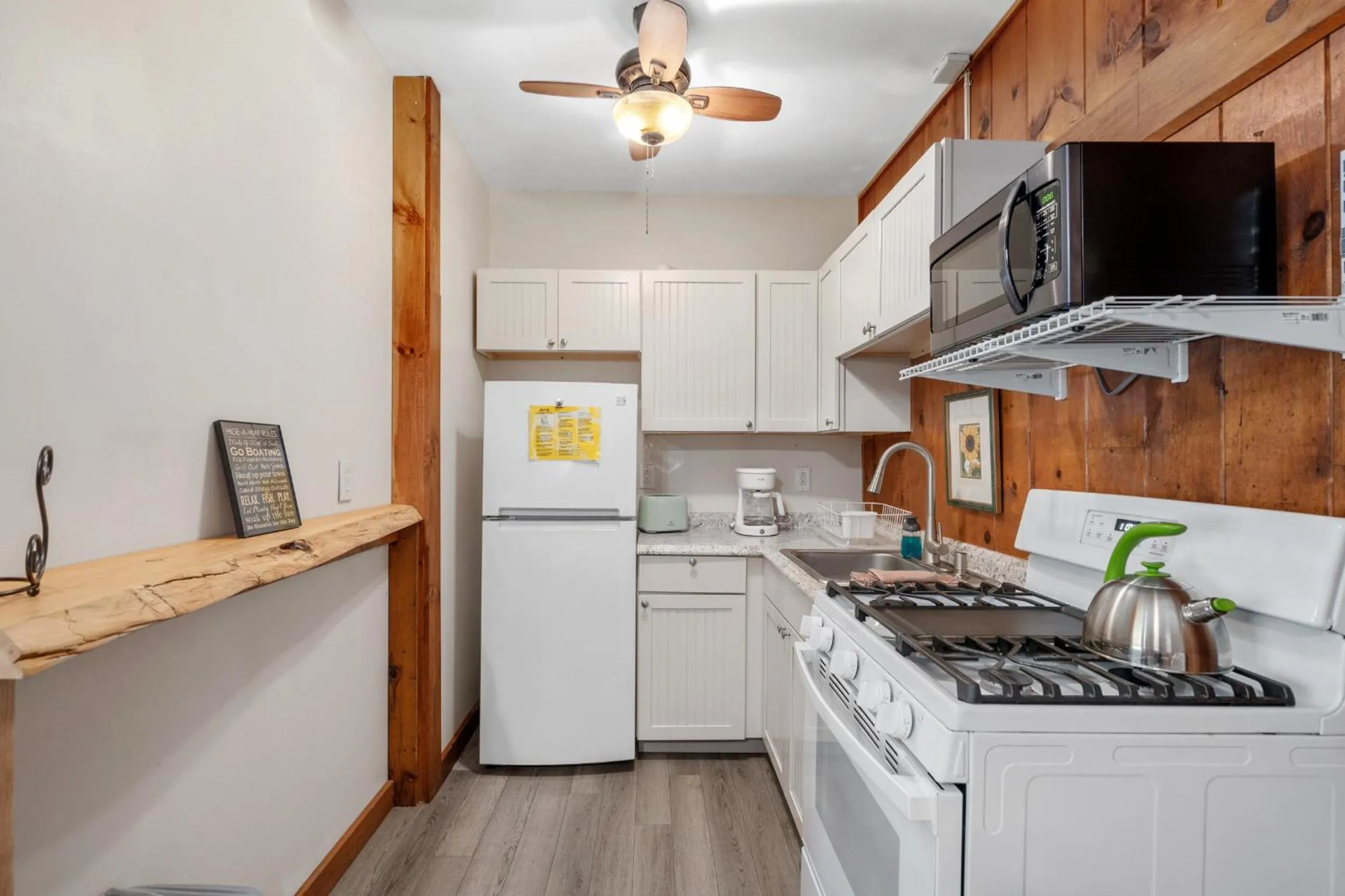 Hide-A-Way Waterfront Cottages