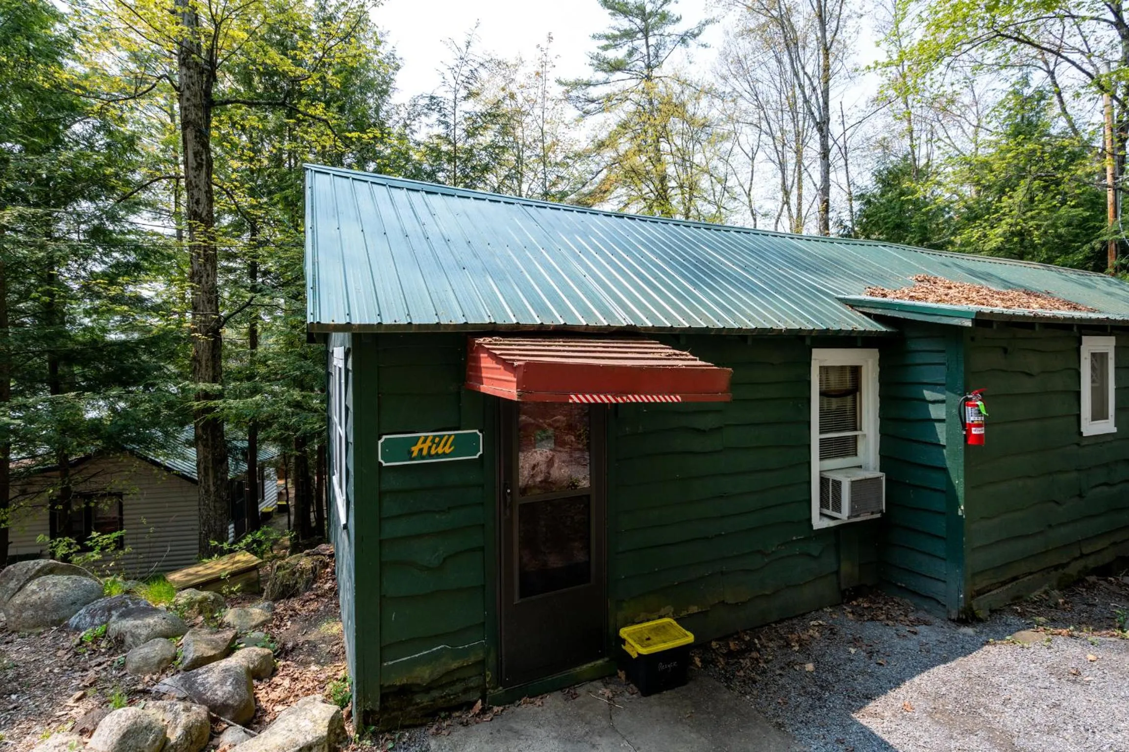 Hide-A-Way Waterfront Cottages