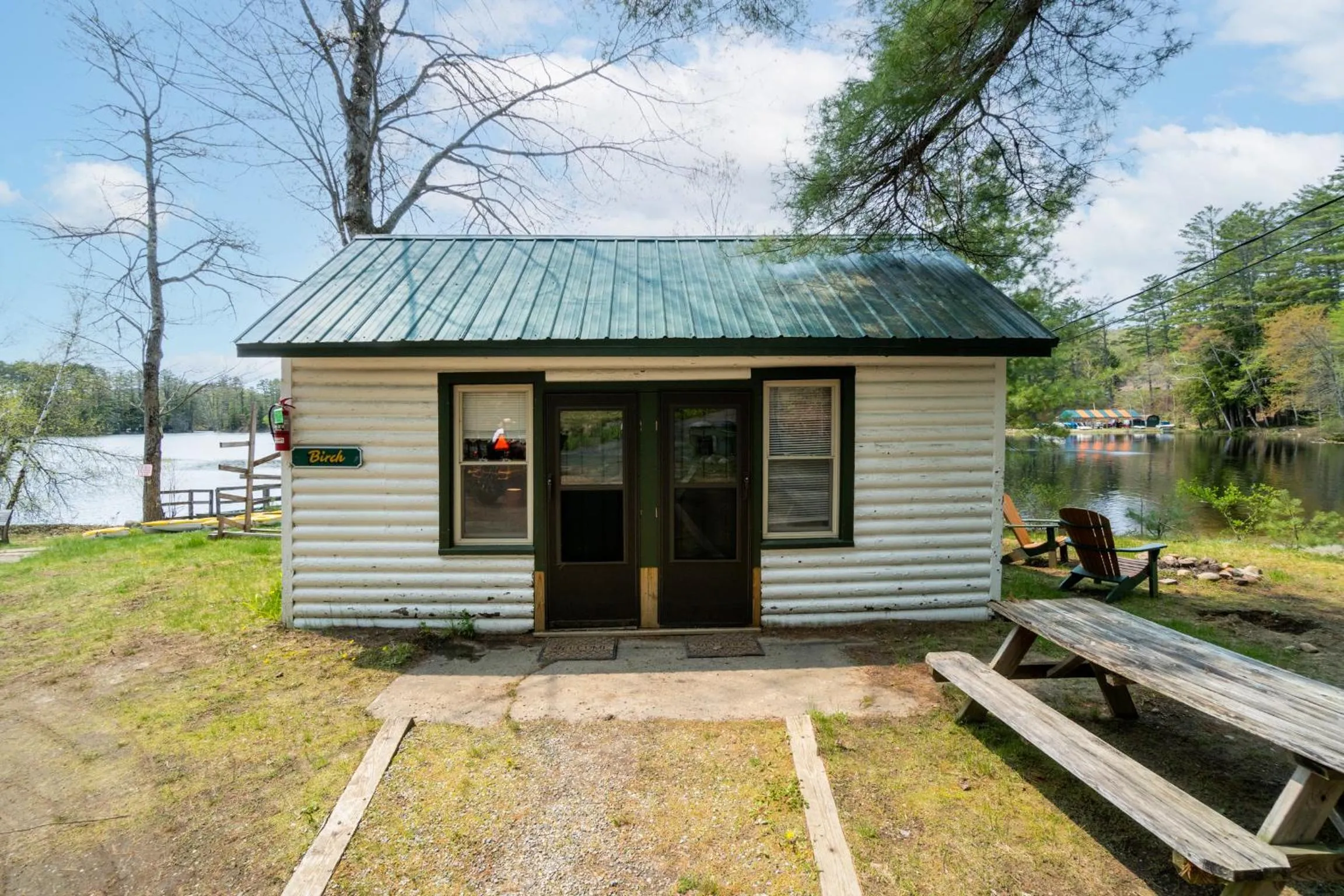 Hide-A-Way Waterfront Cottages
