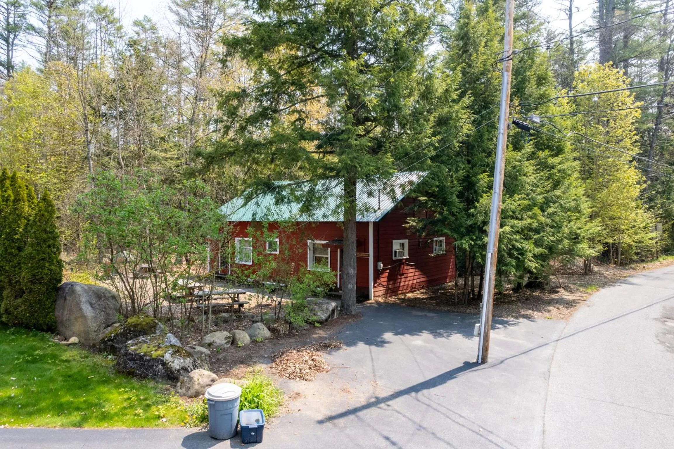 Hide-A-Way Waterfront Cottages