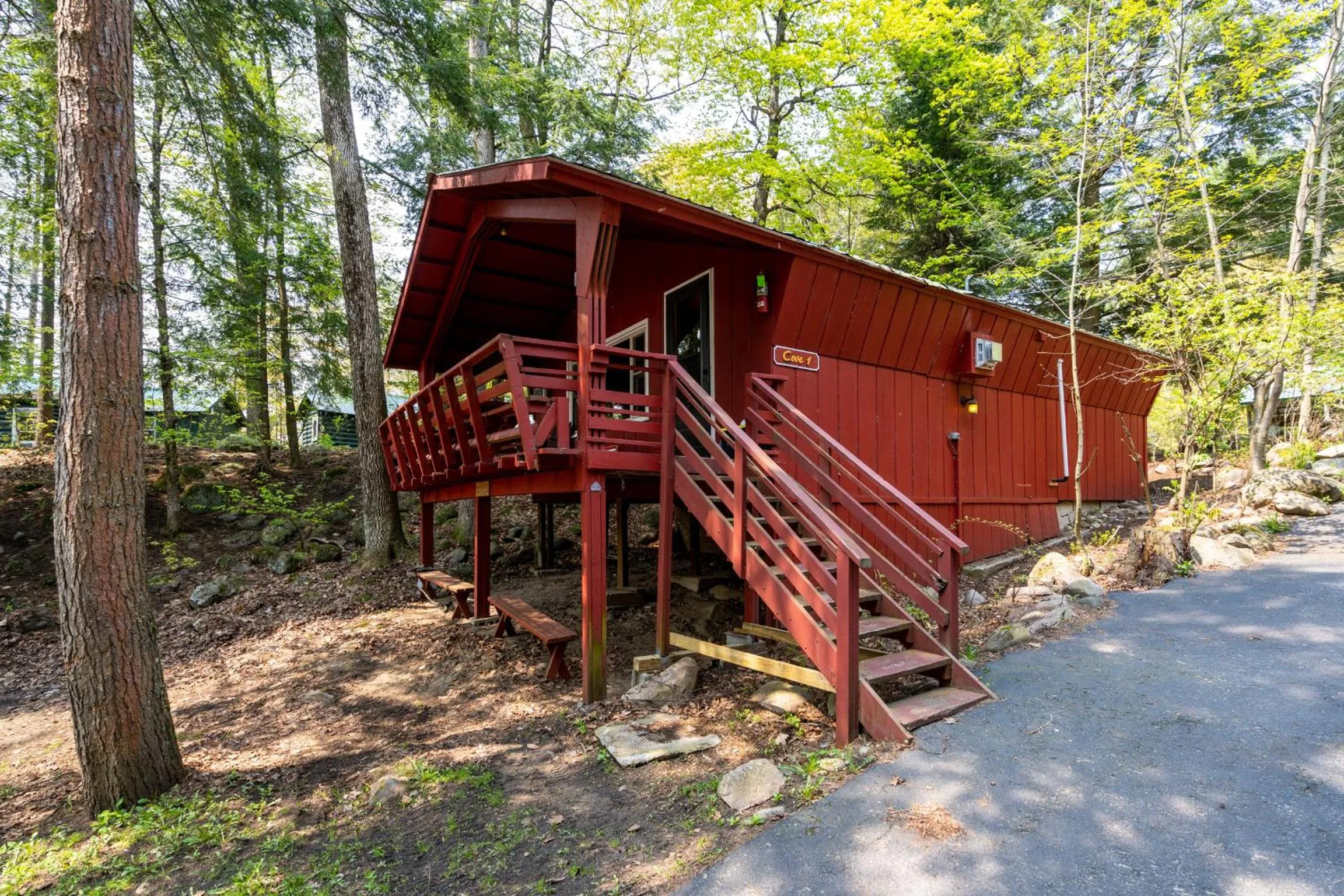 Hide-A-Way Waterfront Cottages