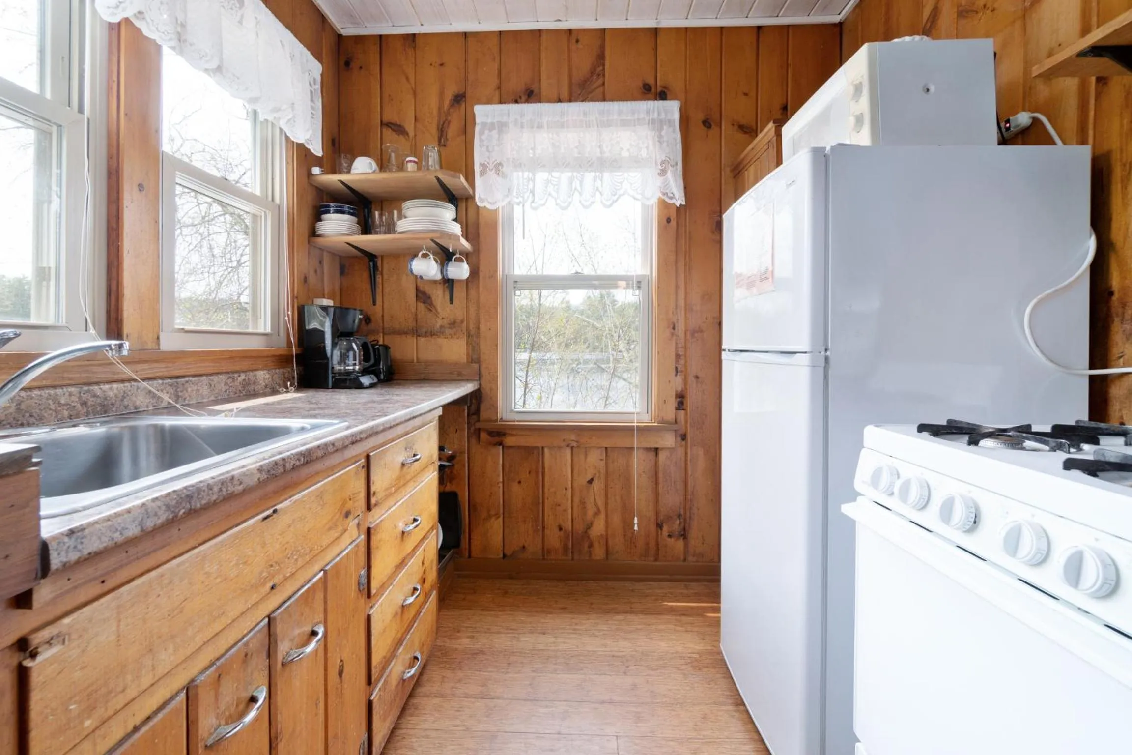 Hide-A-Way Waterfront Cottages