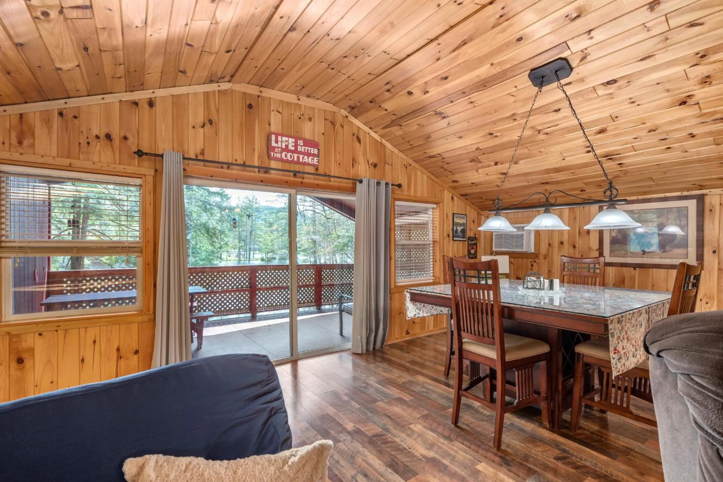 Hide-A-Way Waterfront Cottages