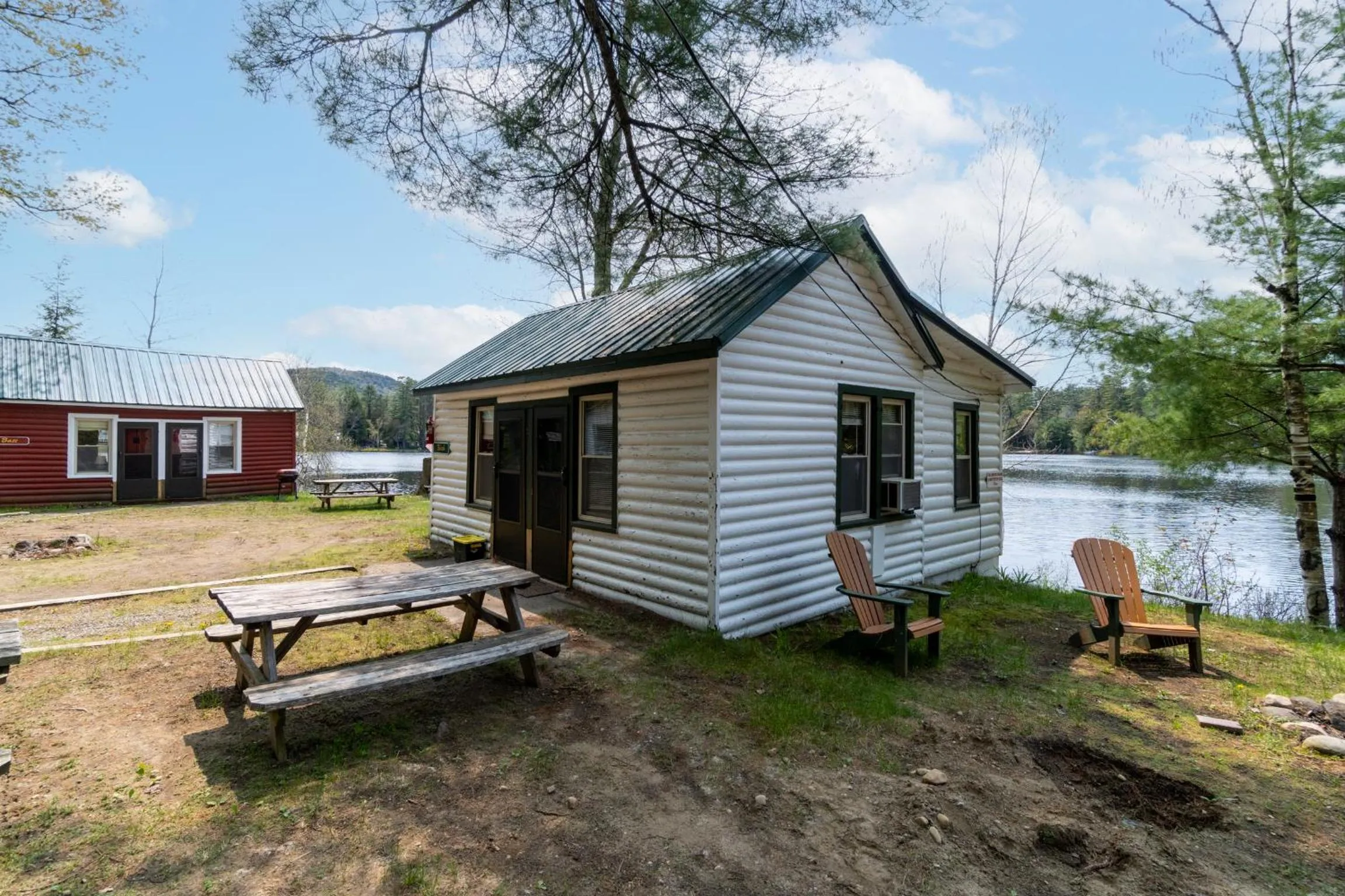 Hide-A-Way Waterfront Cottages