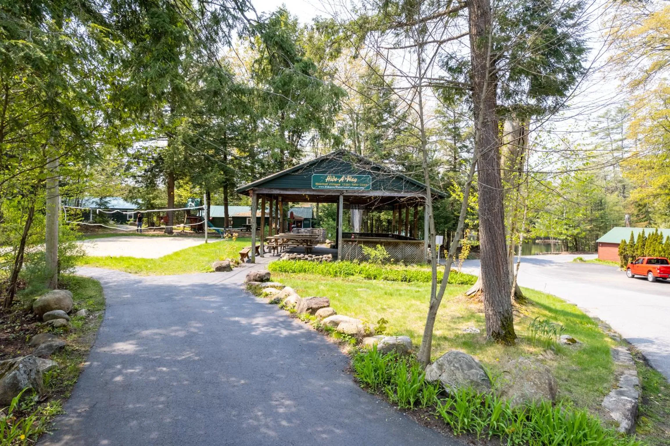 Hide-A-Way Waterfront Cottages