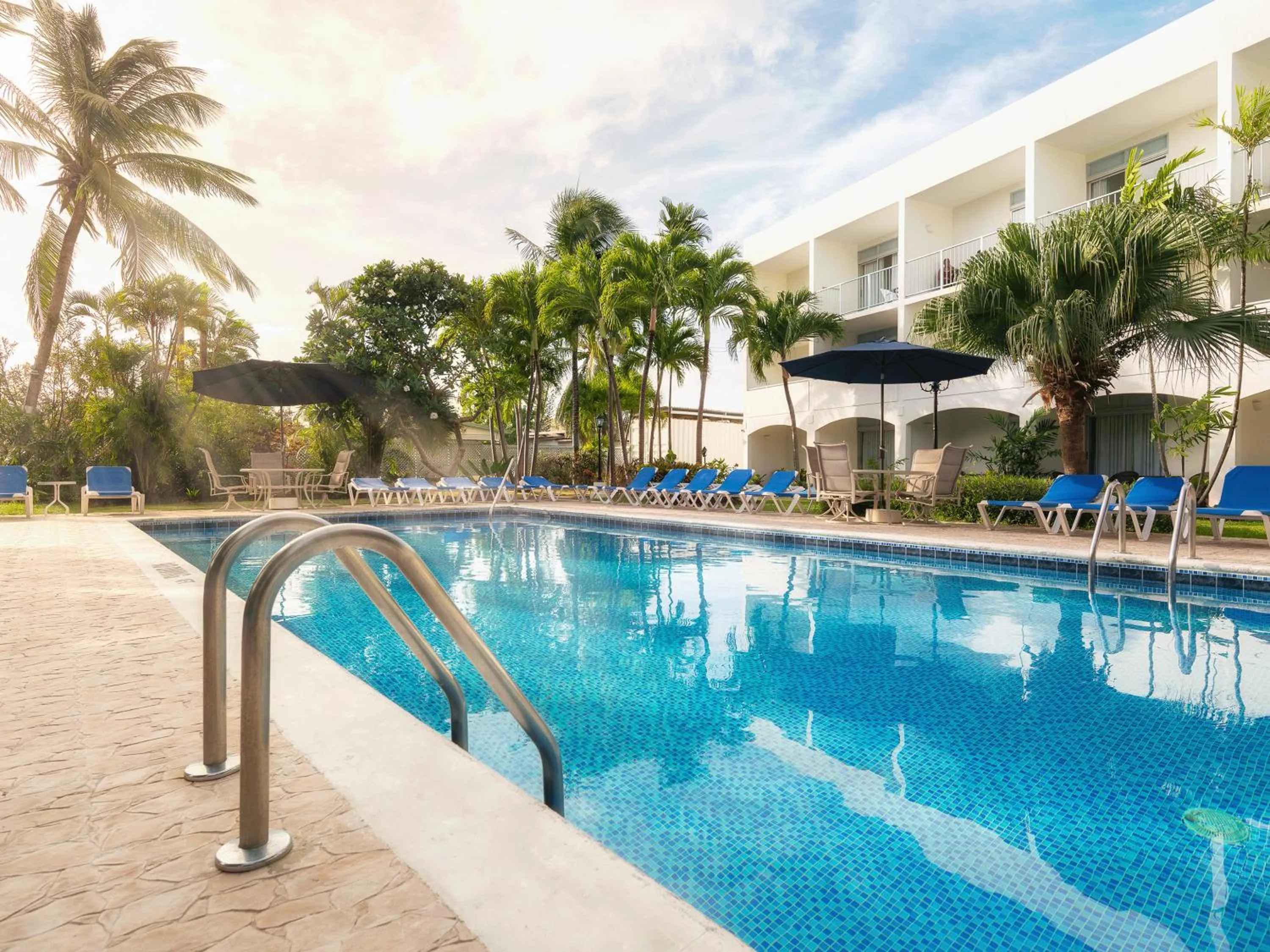 Swimming pool in Time Out Hotel
