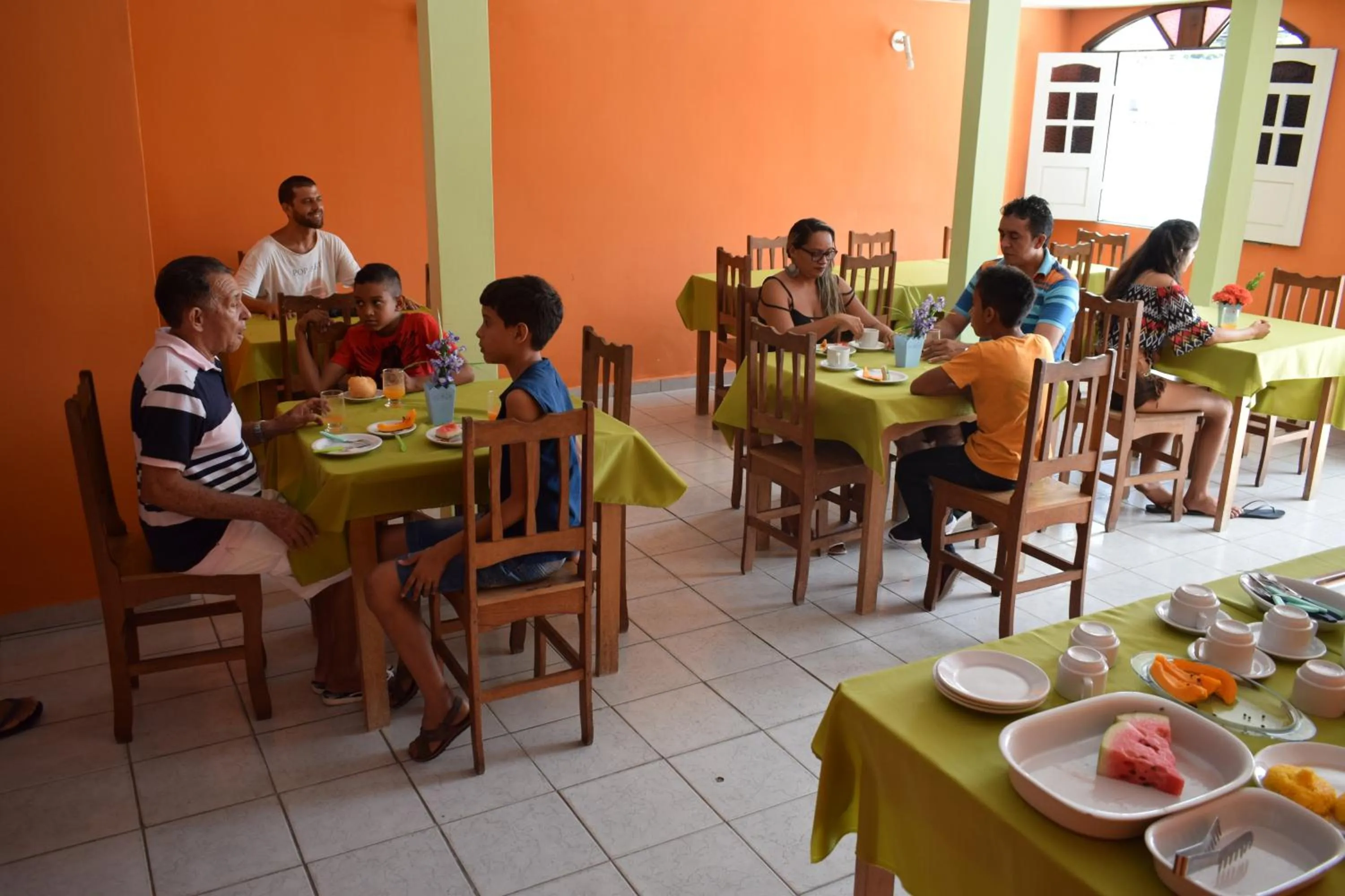 Restaurant/places to eat in Pousada Rio Alegre