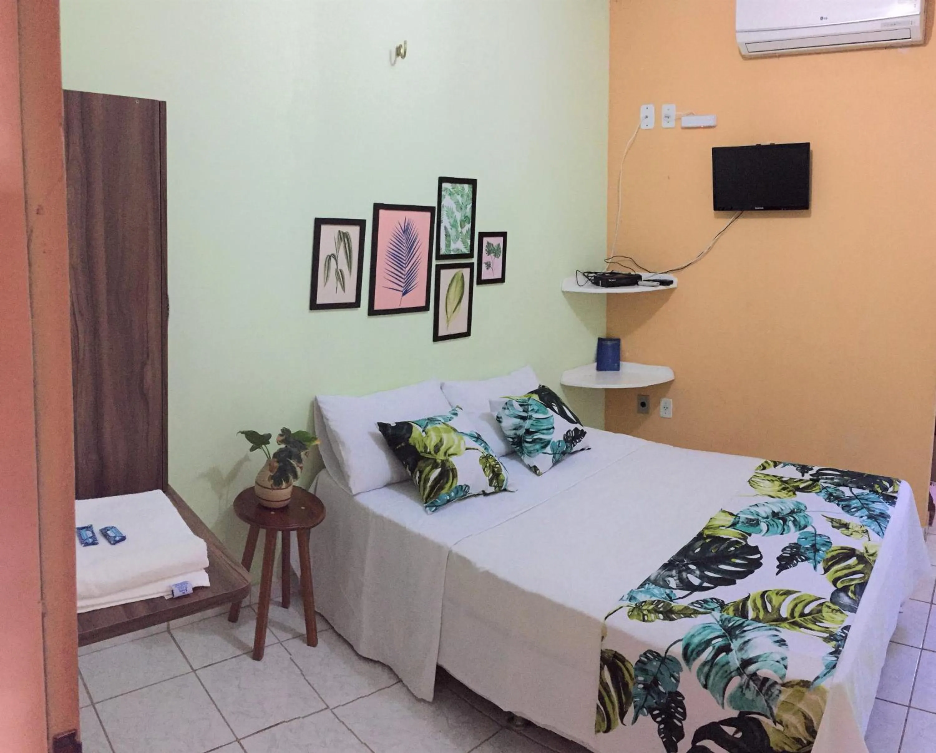 Photo of the whole room, Bed in Pousada Rio Alegre