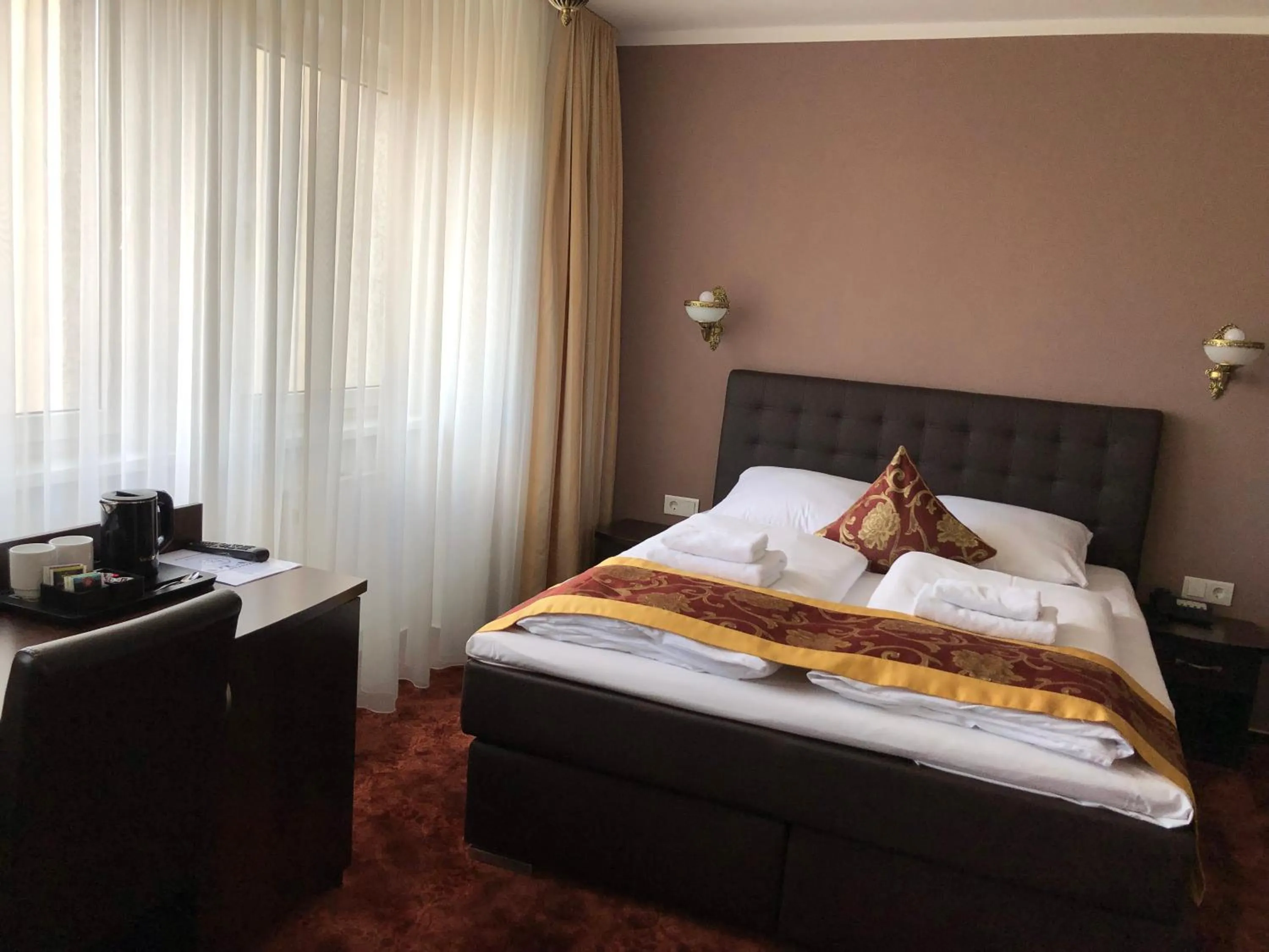 Bed in Atlas Berlin Hotel