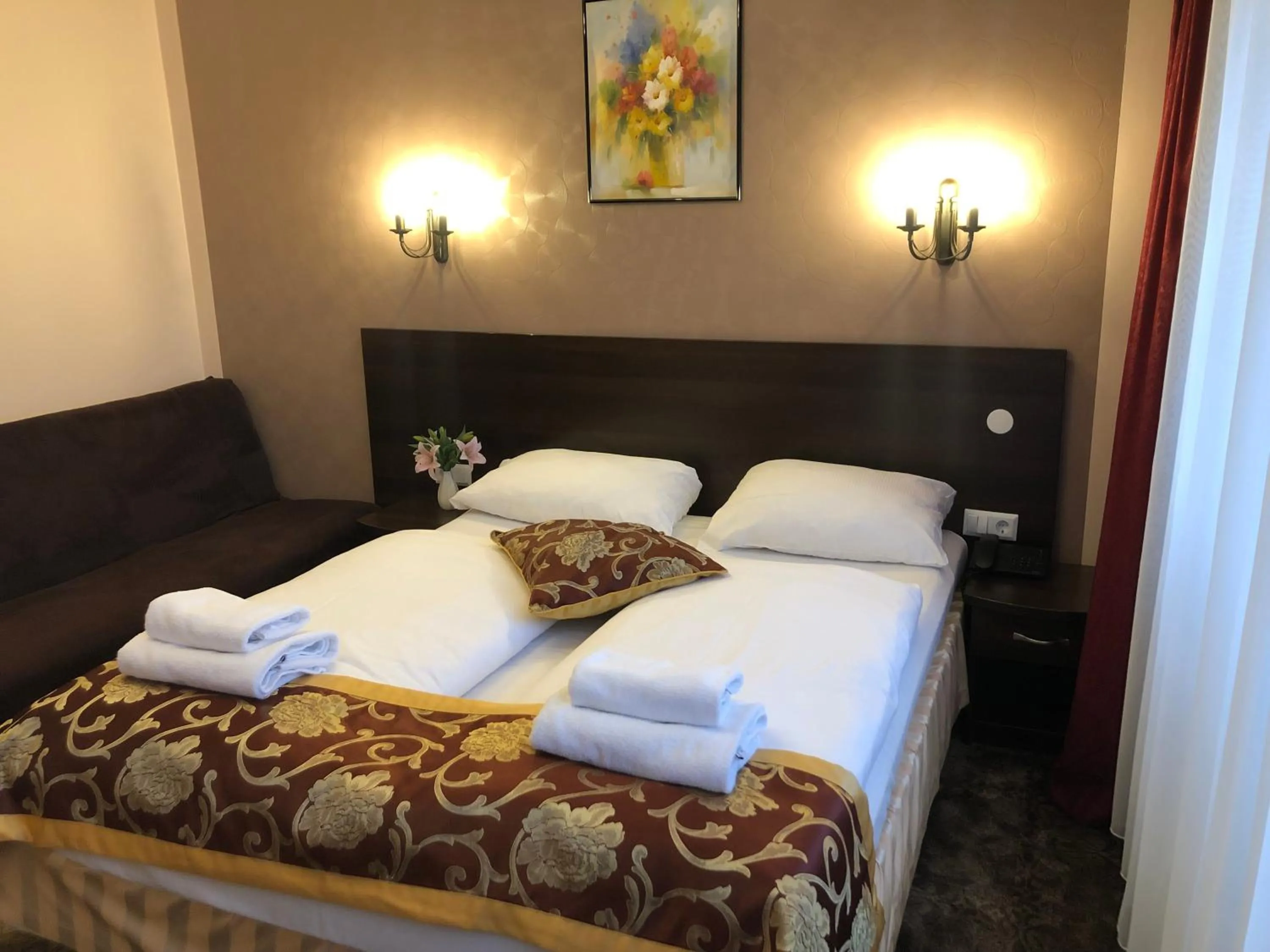 Bed in Atlas Berlin Hotel