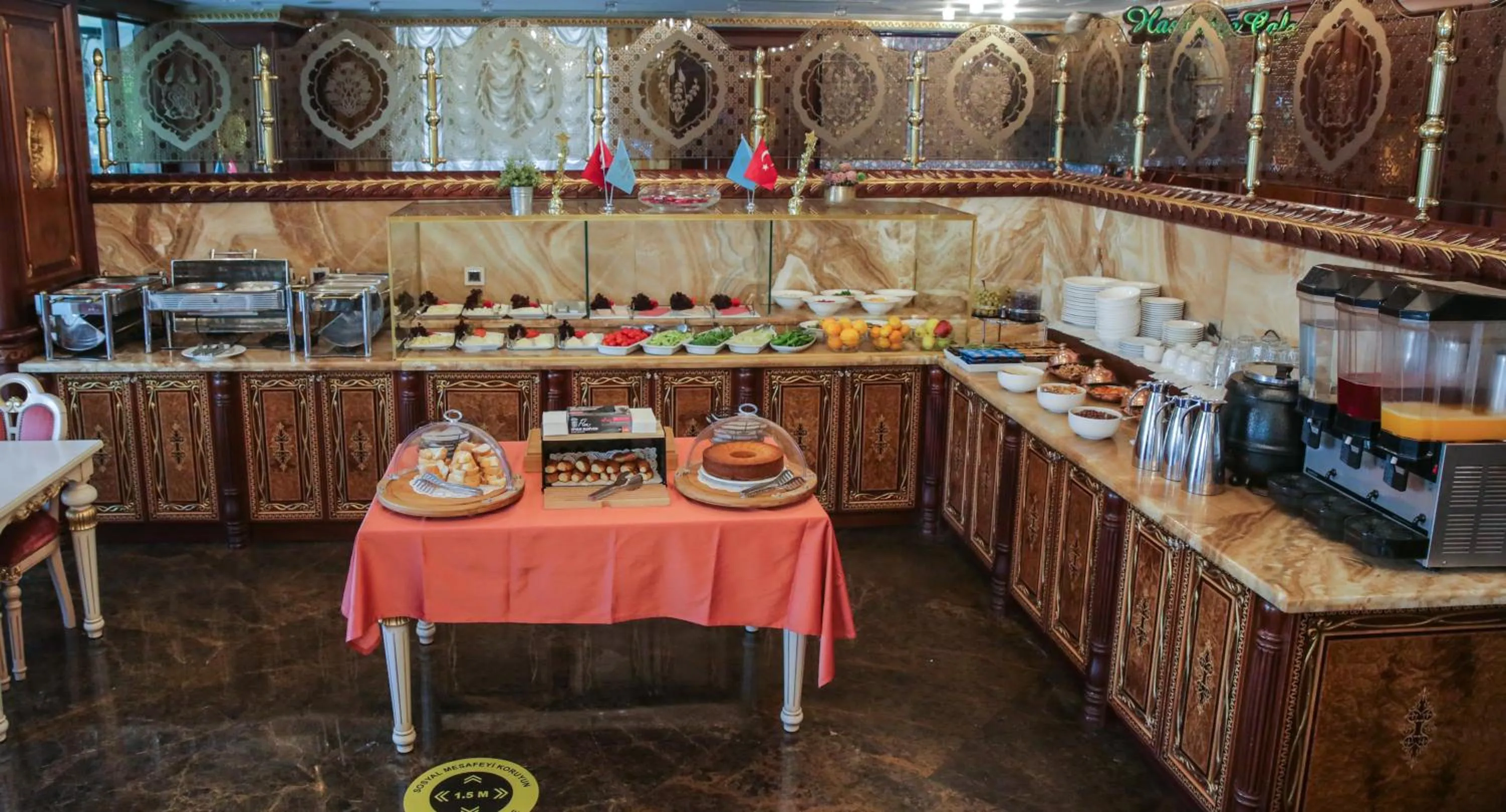 Food and drinks in Ottoman's Life Hotel S Class