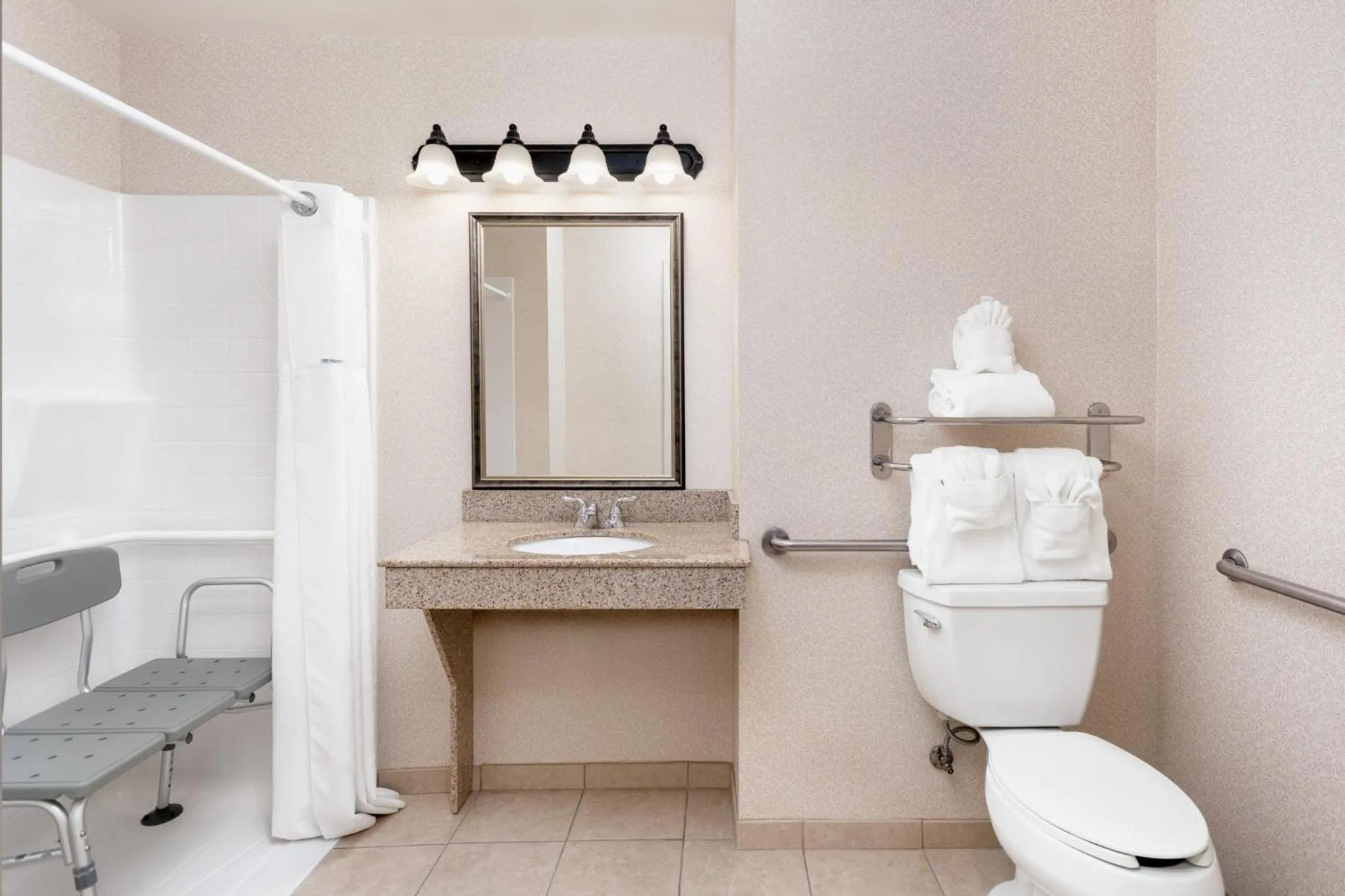 Photo of the whole room in Lexington Expo Hotel by IHG