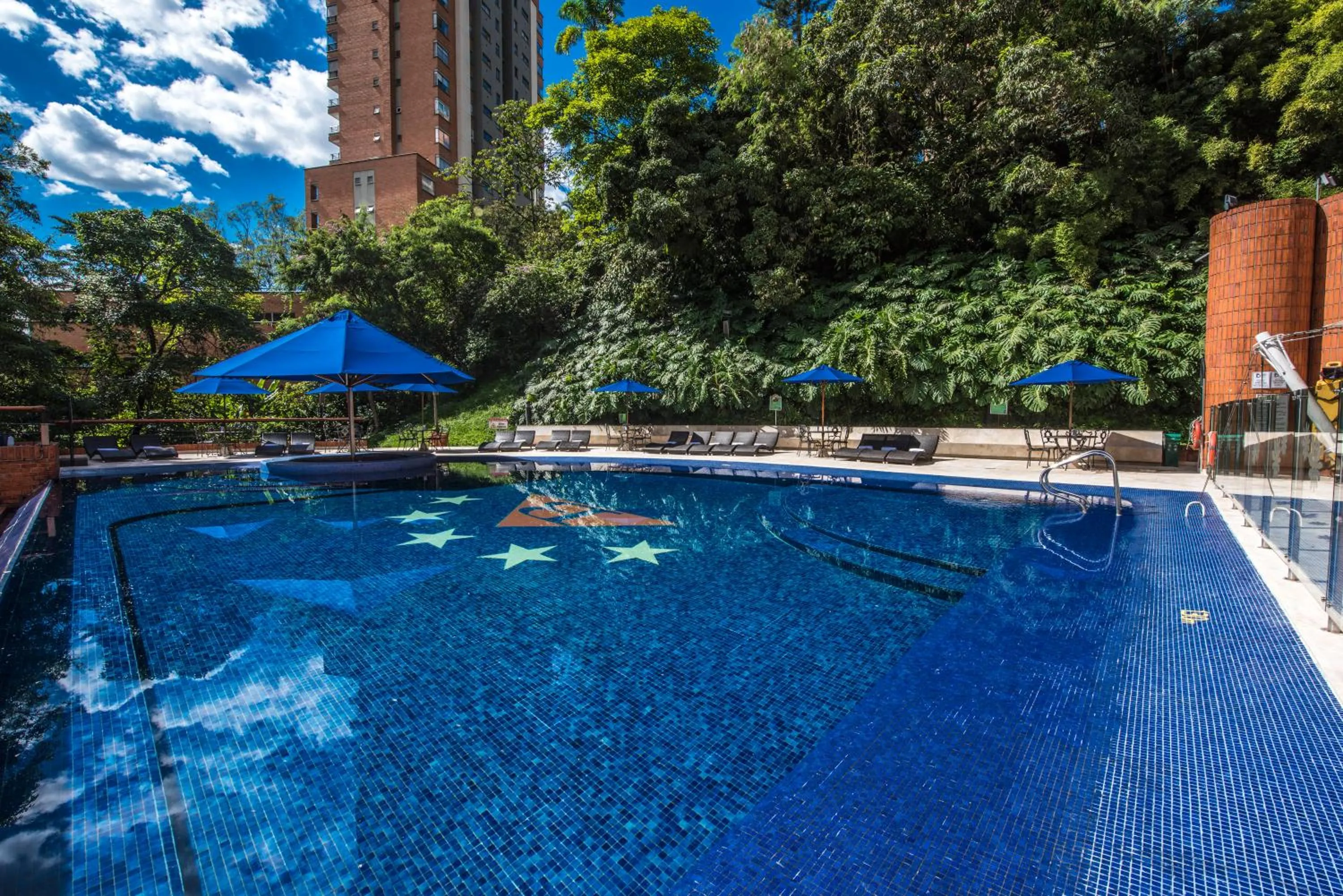Swimming pool in Hotel Dann Carlton Belfort Medellin