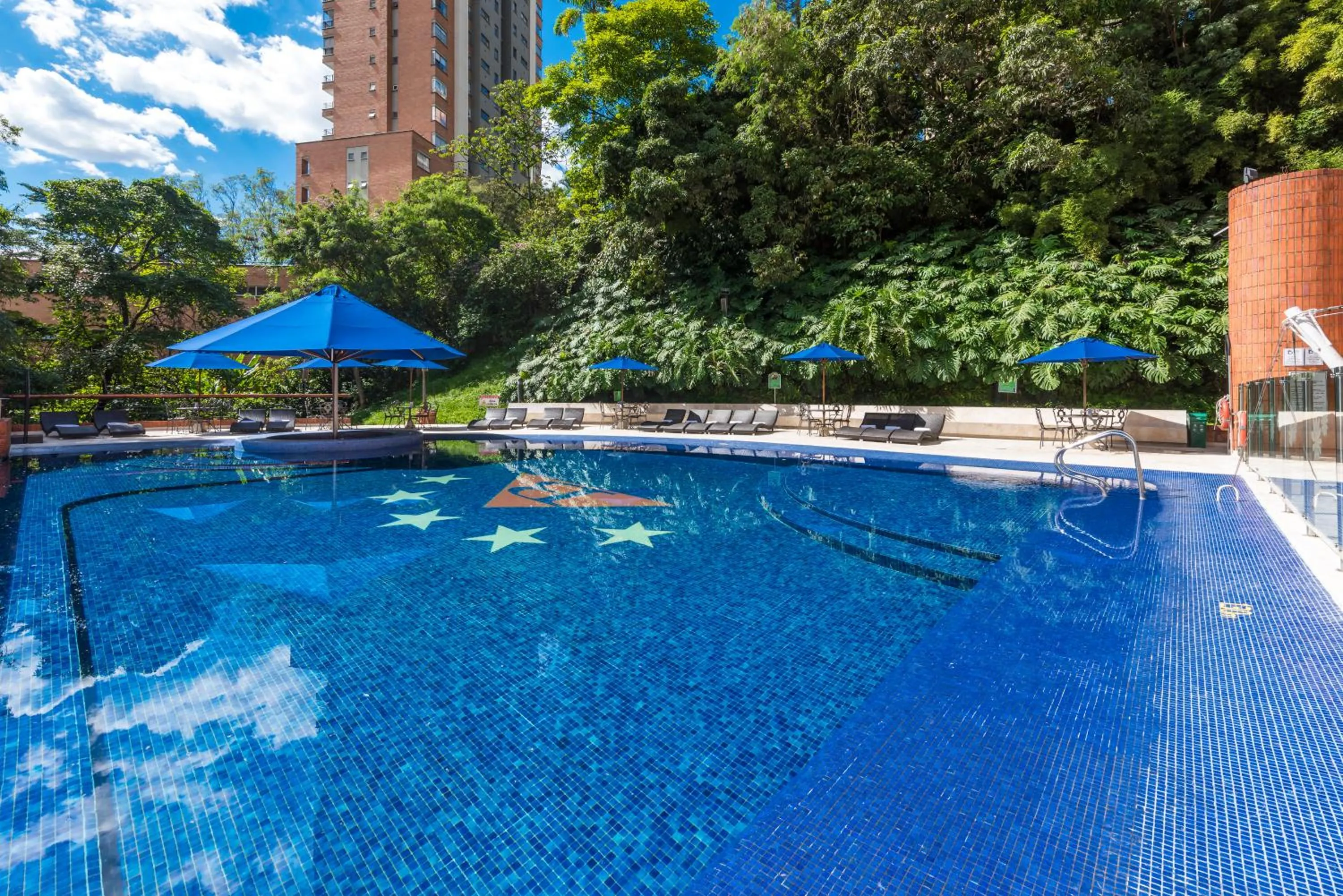 Swimming pool in Hotel Dann Carlton Belfort Medellin