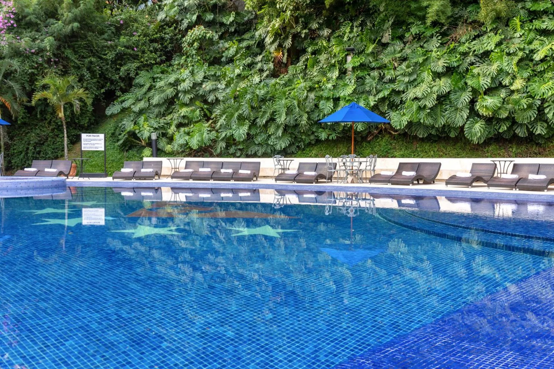 Swimming pool in Hotel Dann Carlton Belfort Medellin