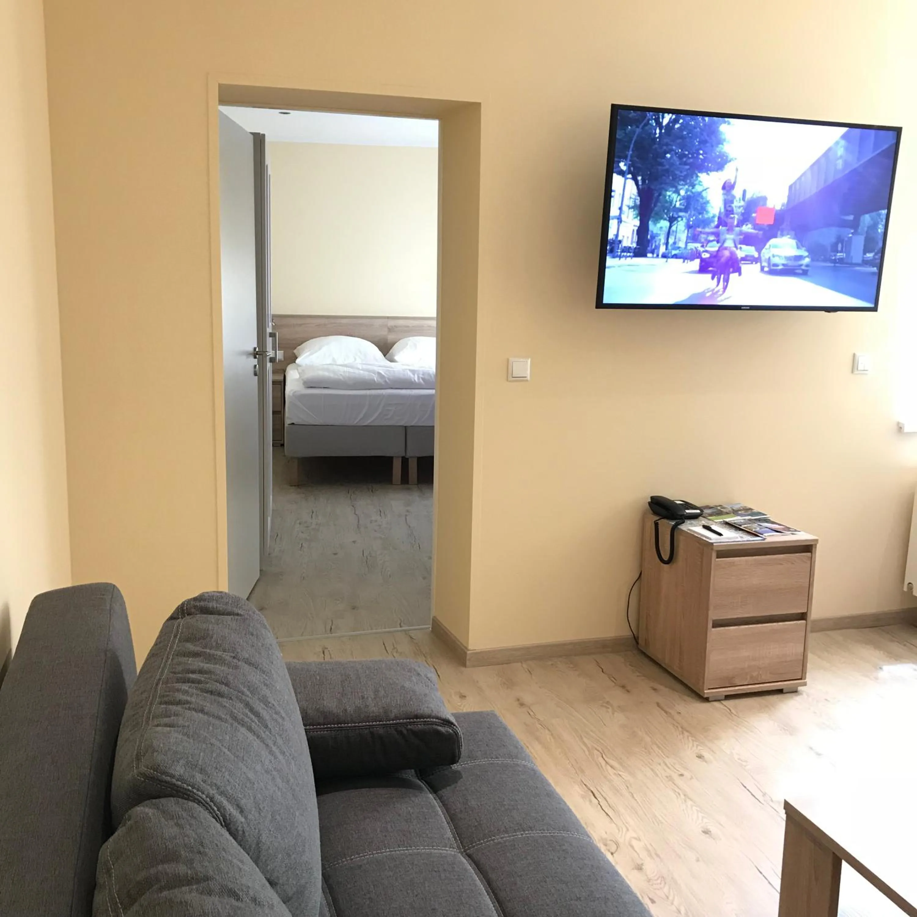 Bed in Hotel Select Suites & Aparts