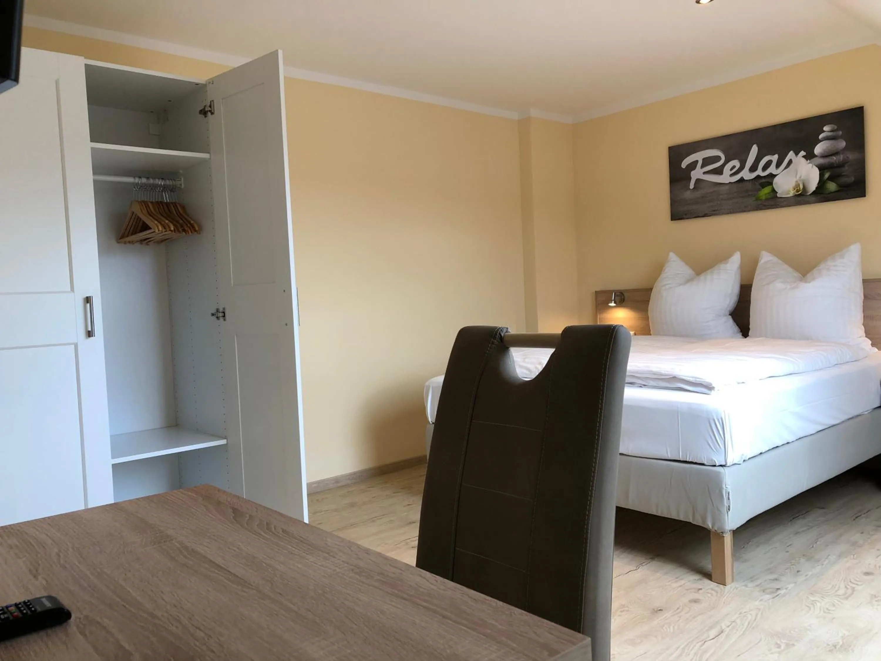 Bed in Hotel Select Suites & Aparts