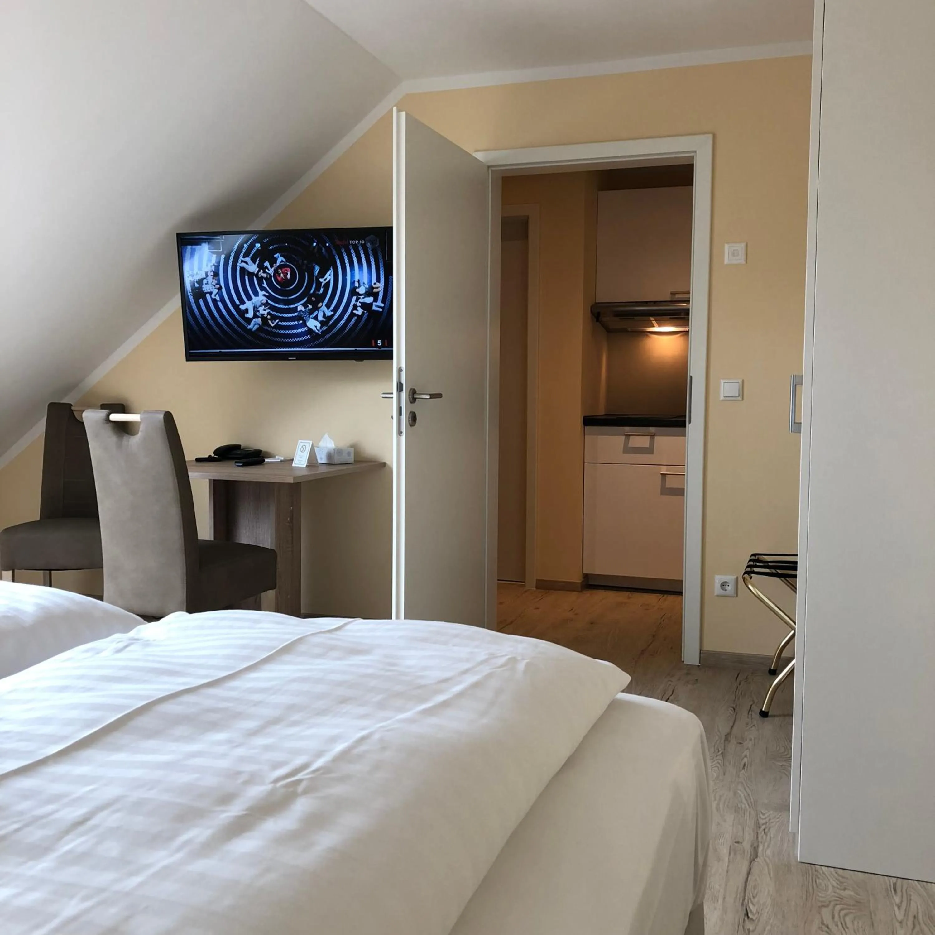 Bed in Hotel Select Suites & Aparts