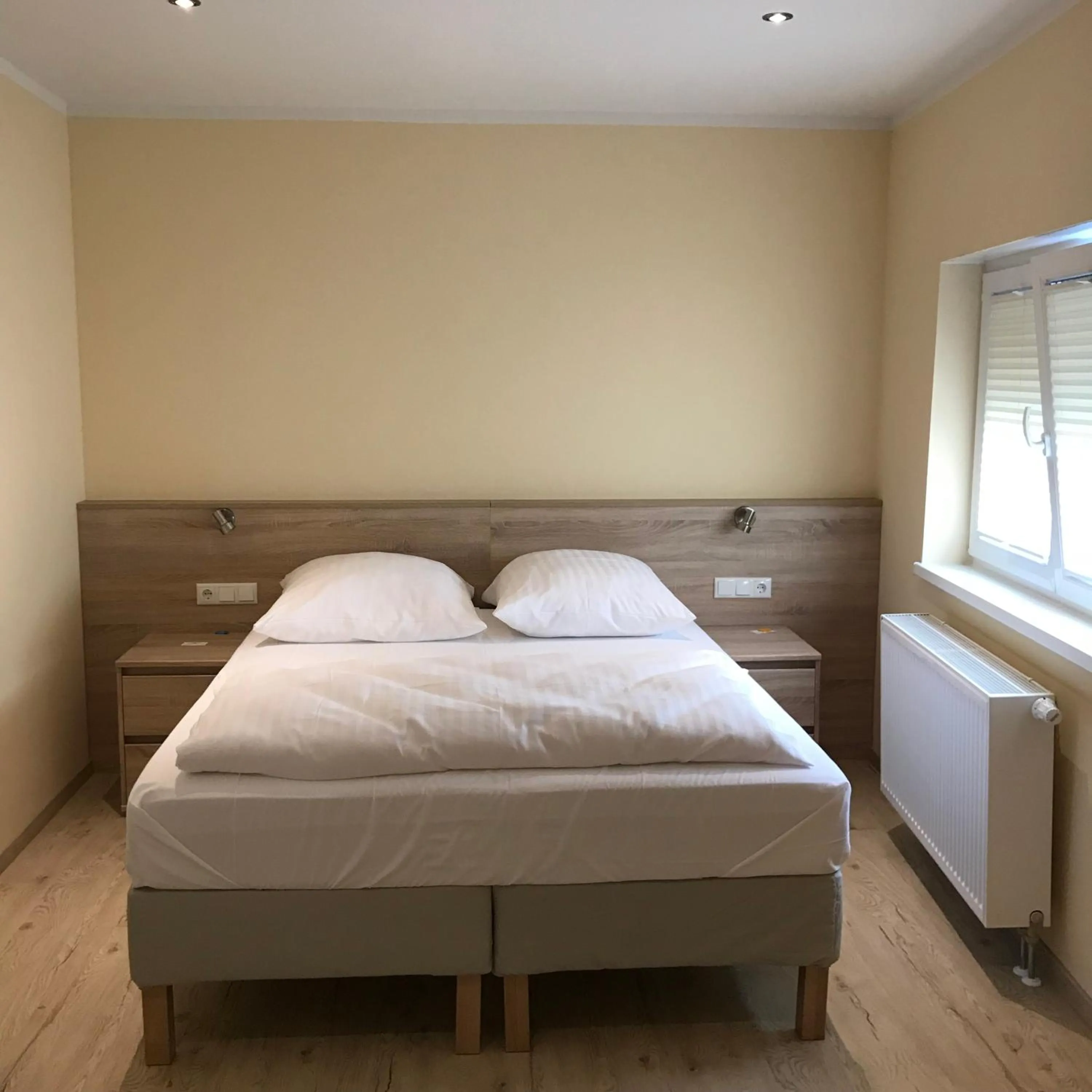 Bed in Hotel Select Suites & Aparts