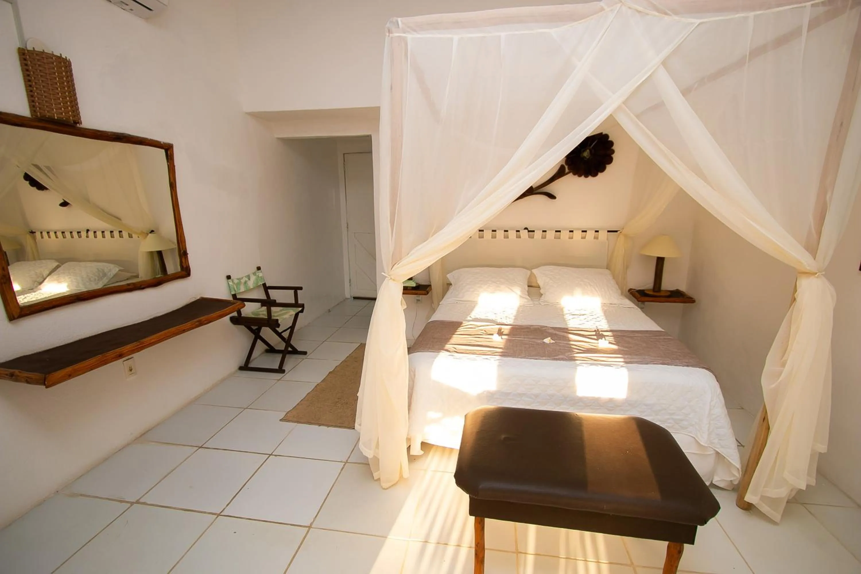 Decorative detail, Bed in Amagali Pousada