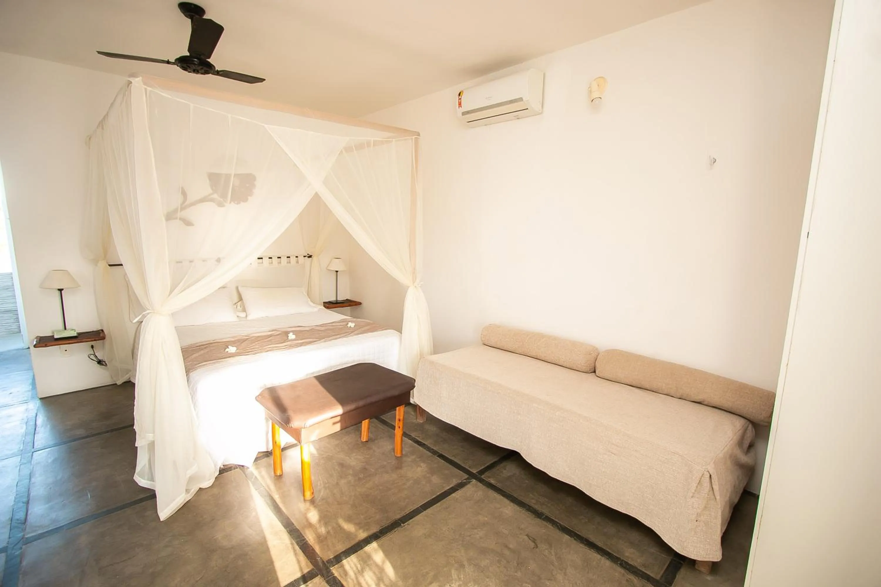 Decorative detail, Bed in Amagali Pousada