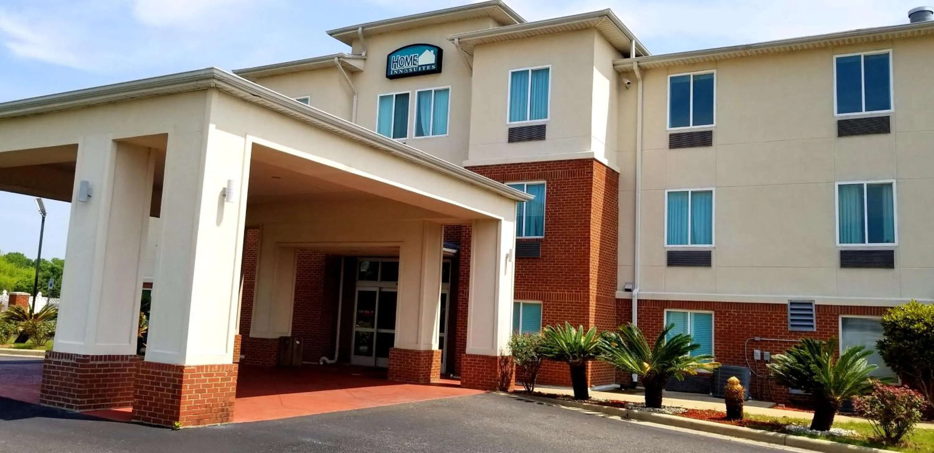 Property building in Home Inn & Suites