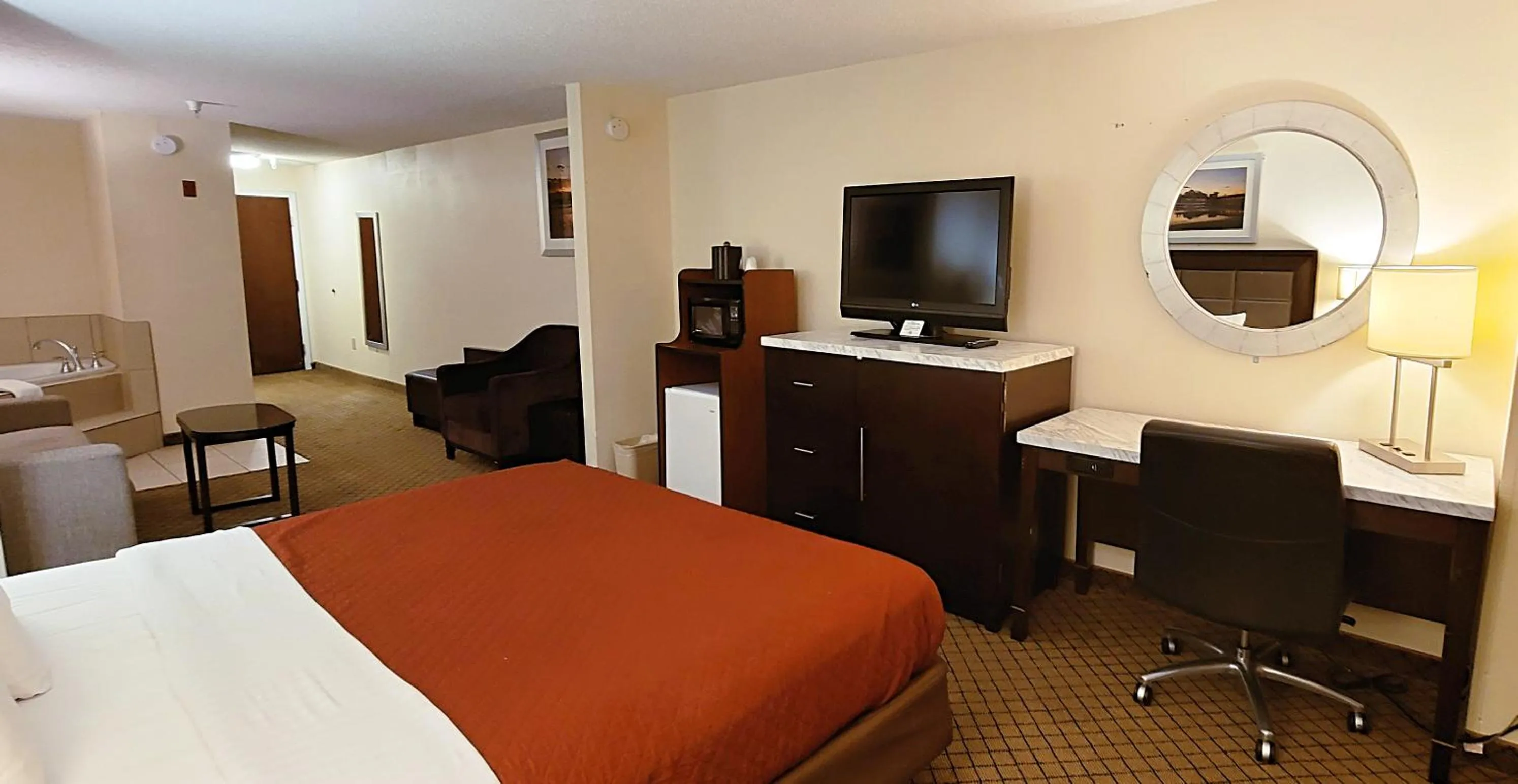 TV and multimedia, Bed in Home Inn & Suites