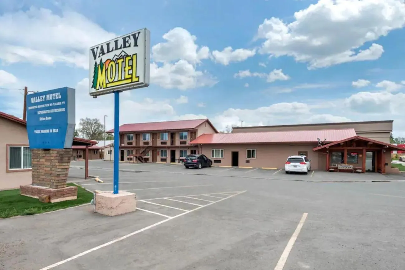 Property building in Valley Motel
