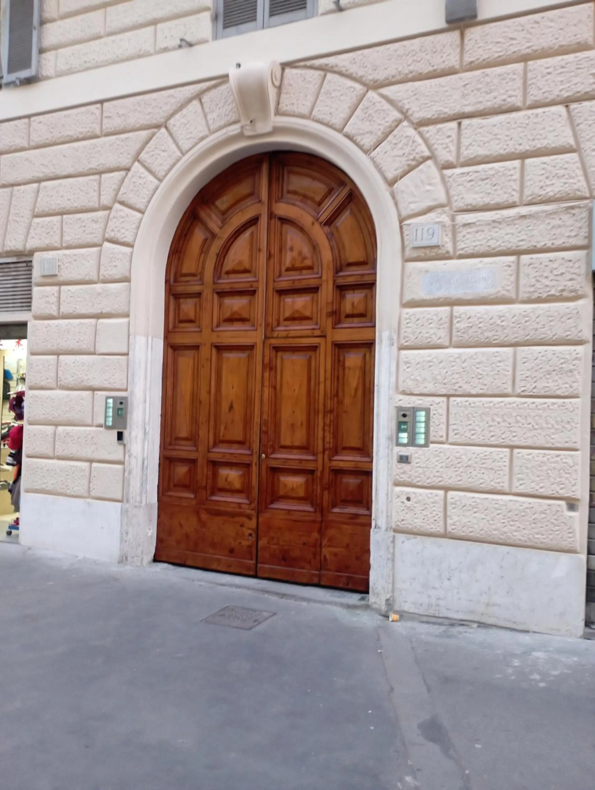 Property building in Roma Station House