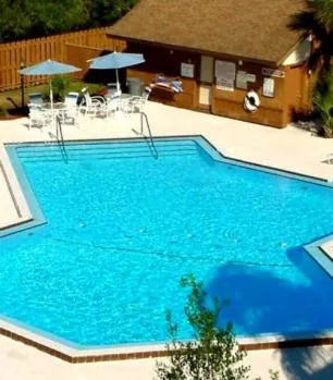 Swimming pool in Charlotte Bay Resort