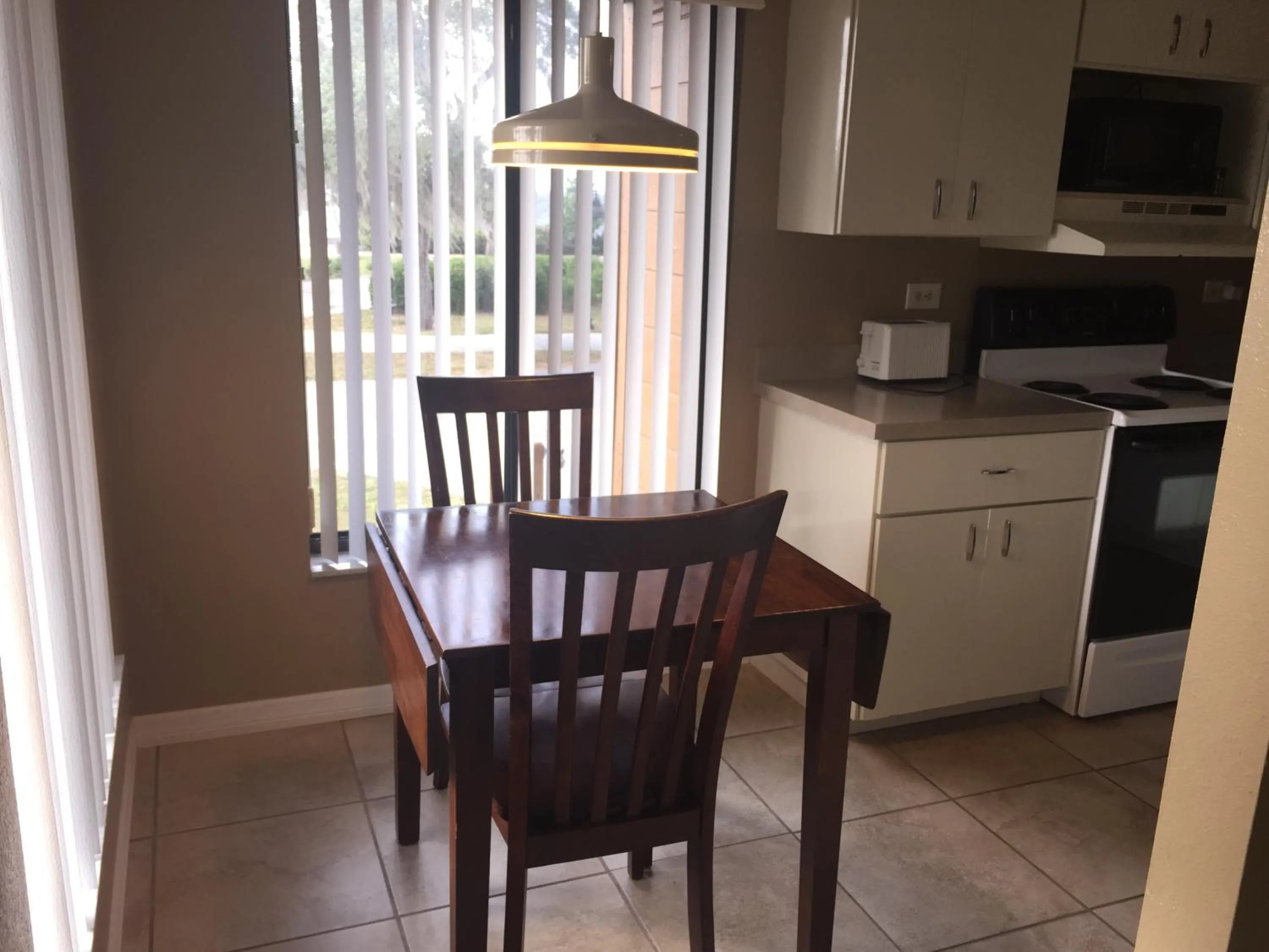 Kitchen or kitchenette in Charlotte Bay Resort