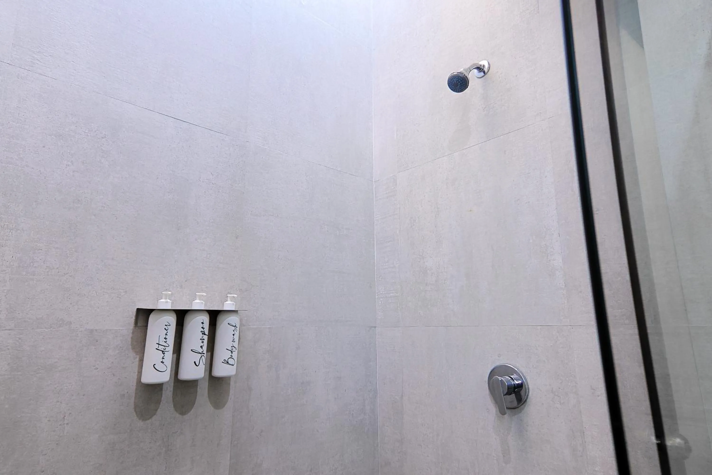 Shower in Maglen Resort