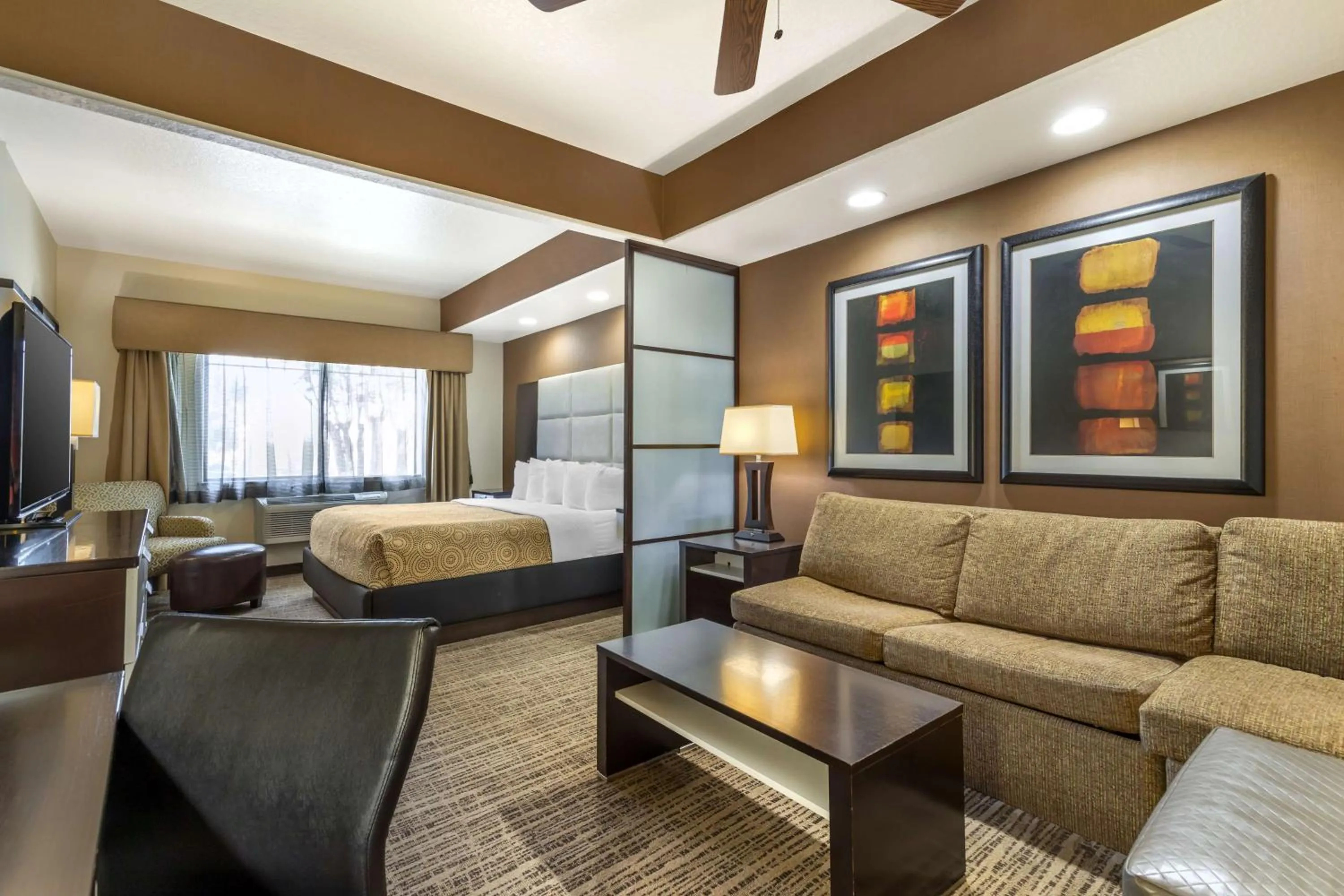 Bedroom in Best Western Plus Lackland Hotel and Suites.