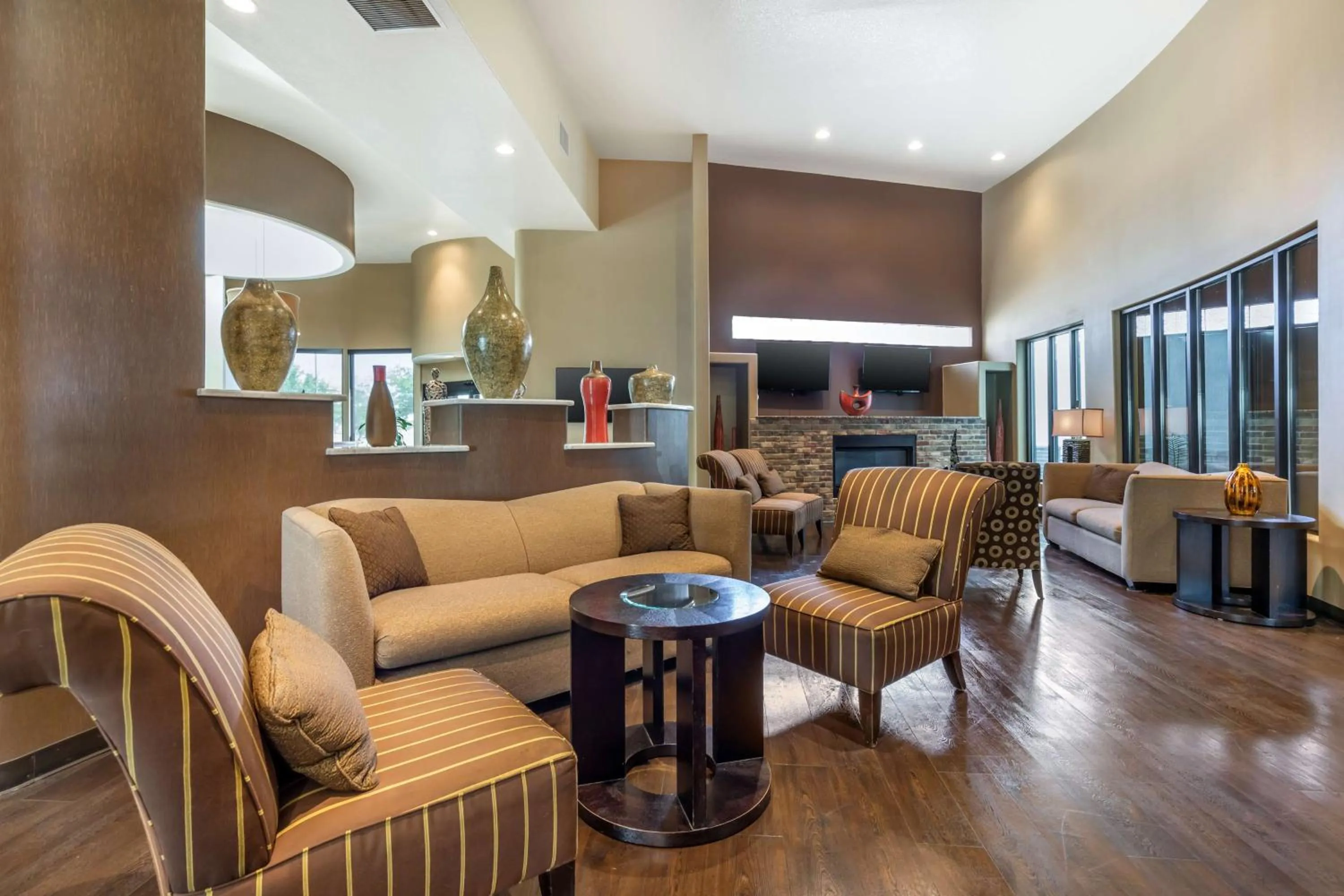 Lobby or reception in Best Western Plus Lackland Hotel and Suites.