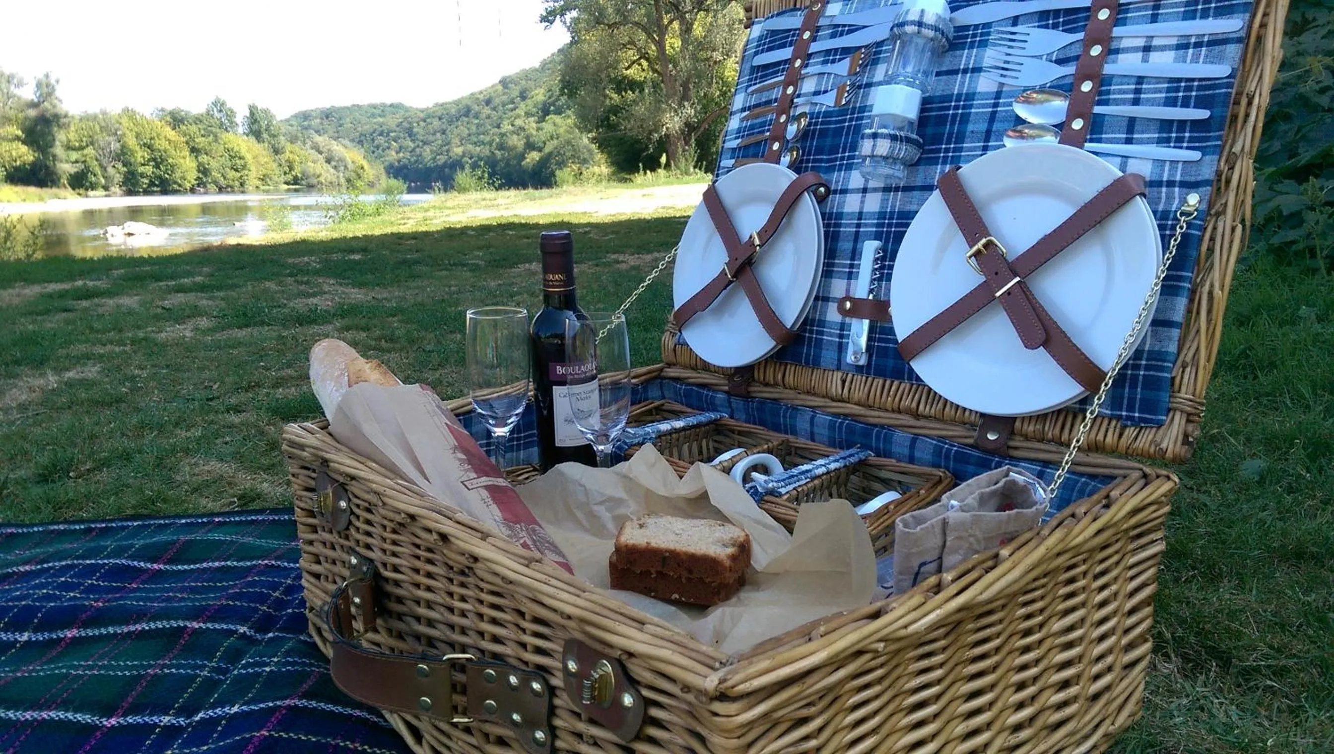 Food and drinks in Villa Léovil