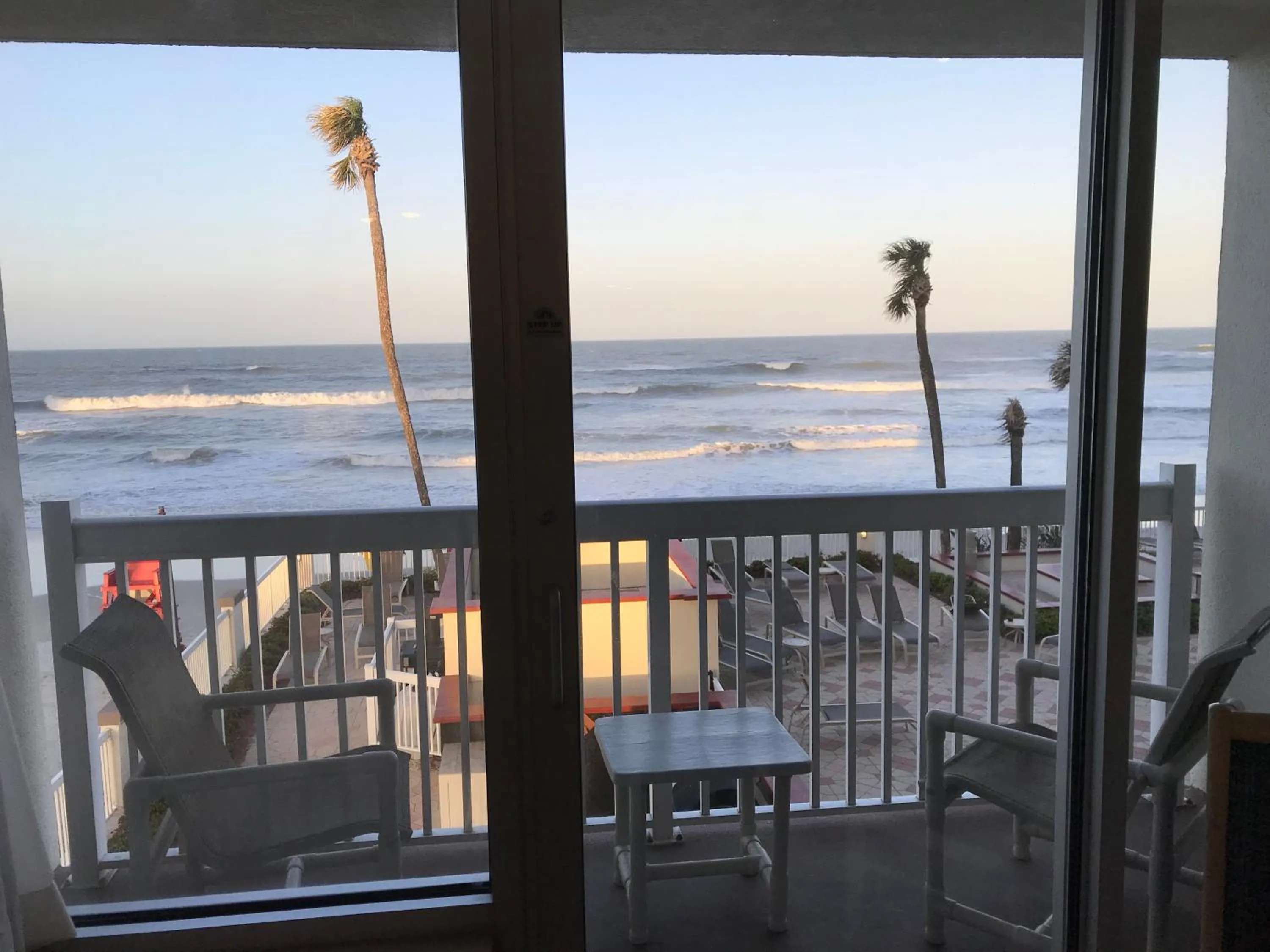 Patio in Direct oceanfront, fantastic ocean view, separate bedroom ! - Pools open !