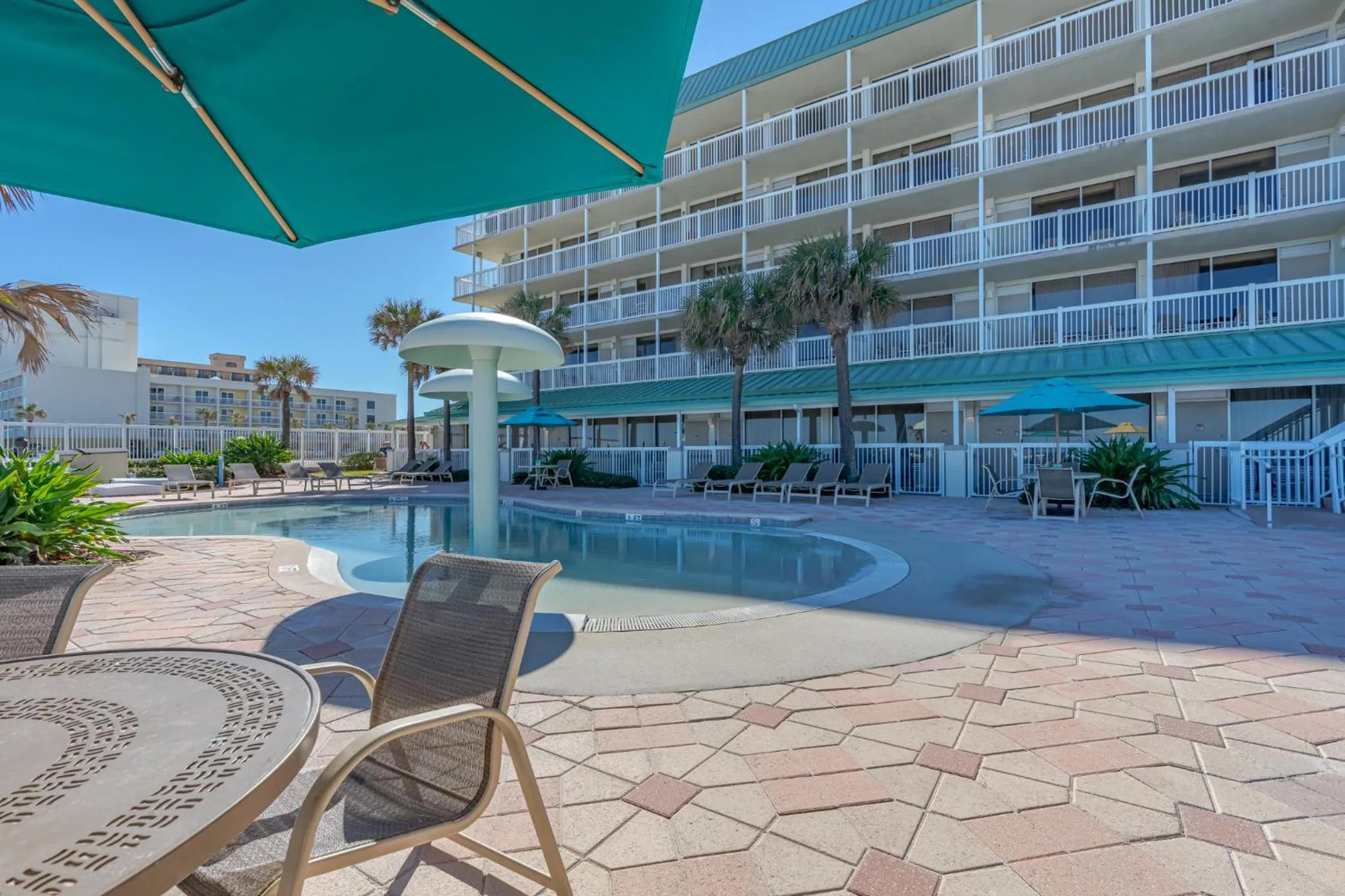 Direct oceanfront, fantastic ocean view, separate bedroom ! - Pools open !