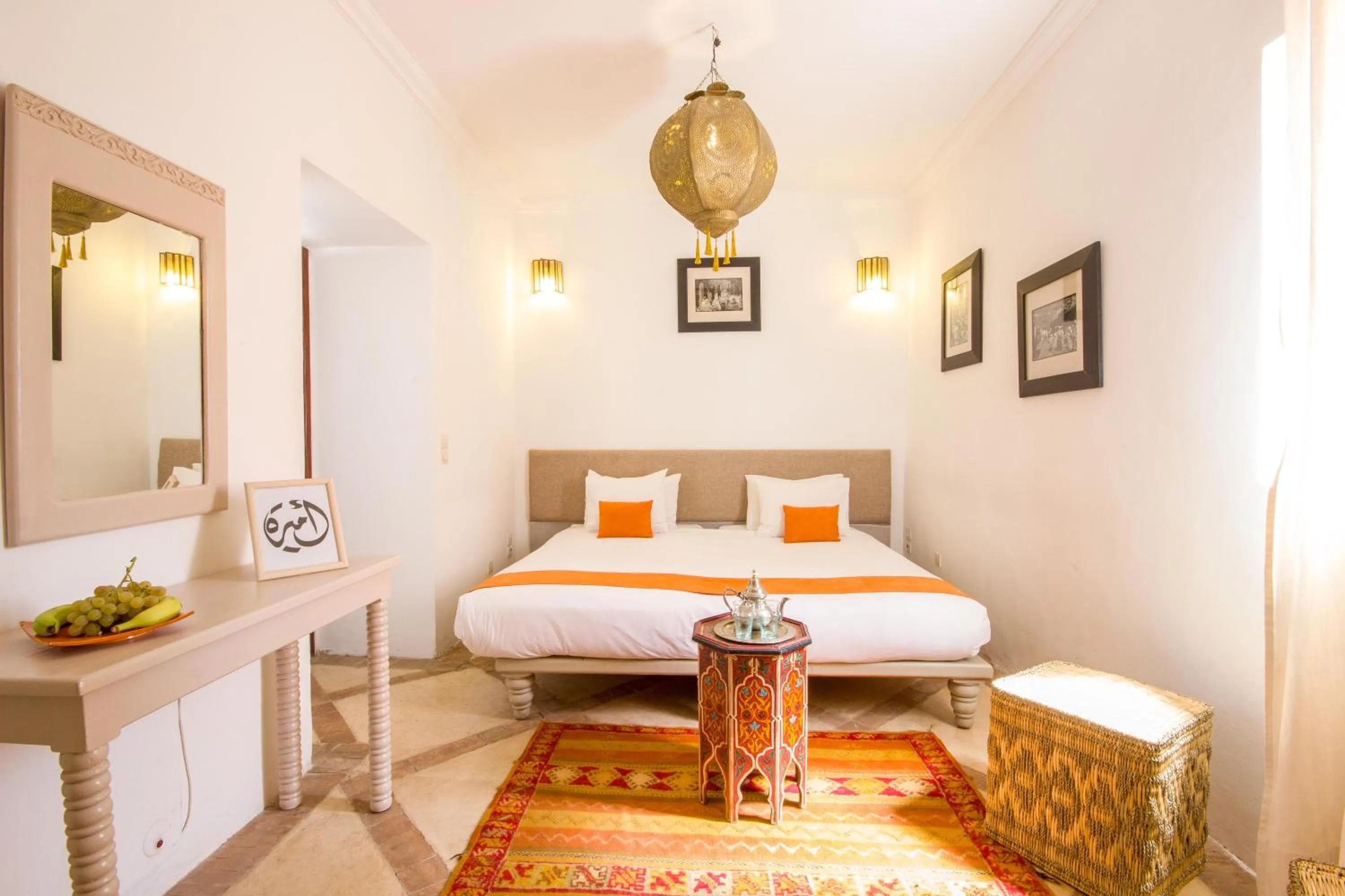 Photo of the whole room, Bed in Riad Amira