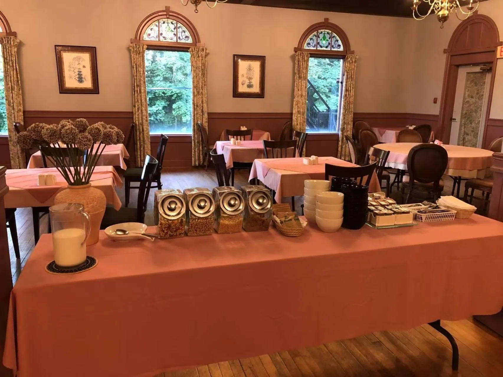 Restaurant/places to eat in Braeside Country Inn