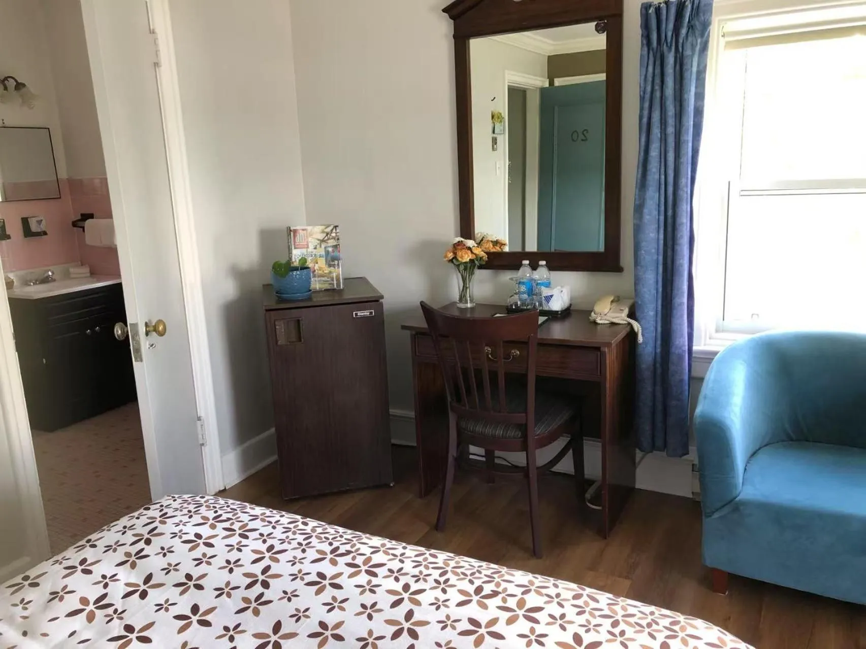 Photo of the whole room, Bed in Braeside Country Inn