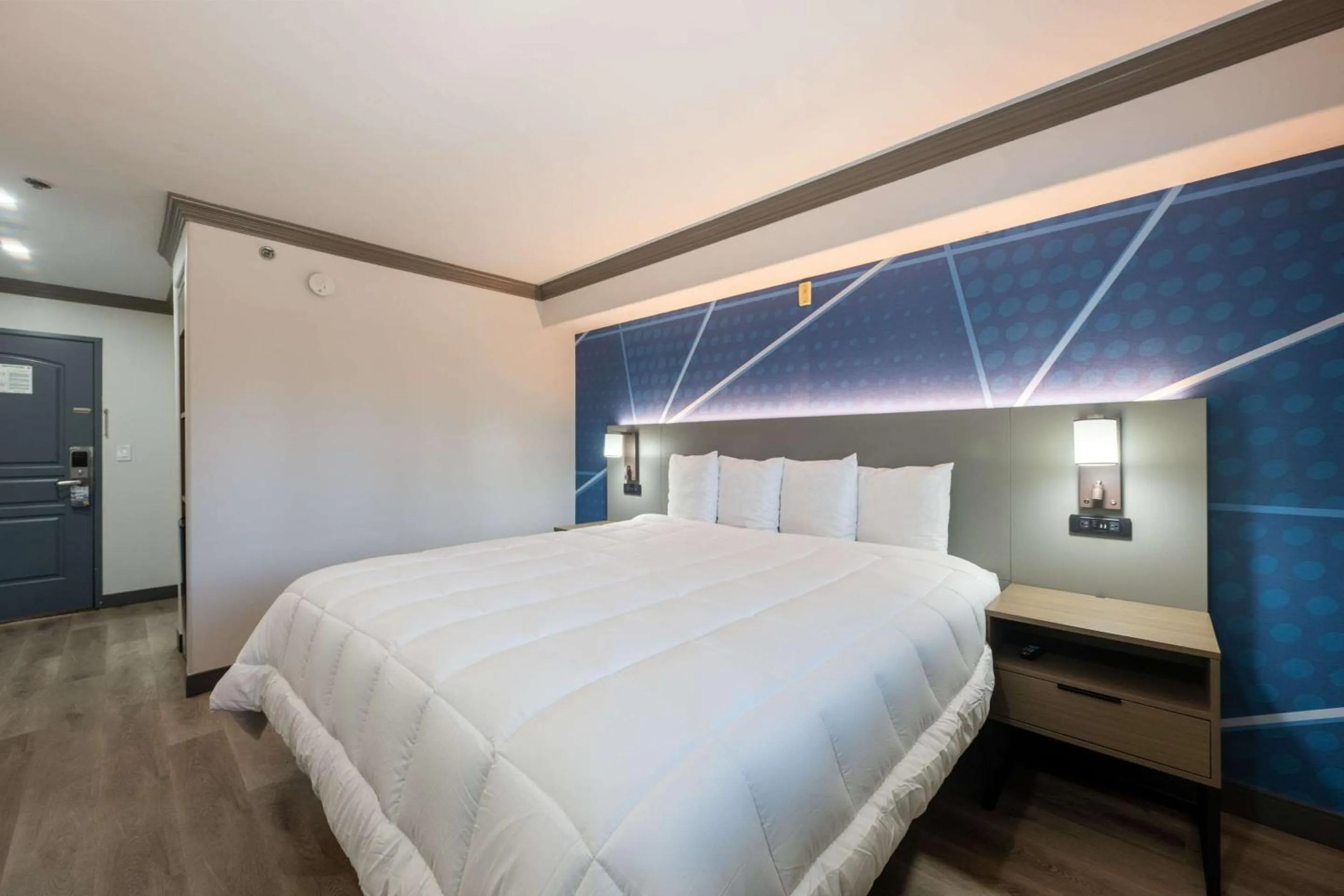 Bedroom, Bed in Torrance Inn LAX Airport Area