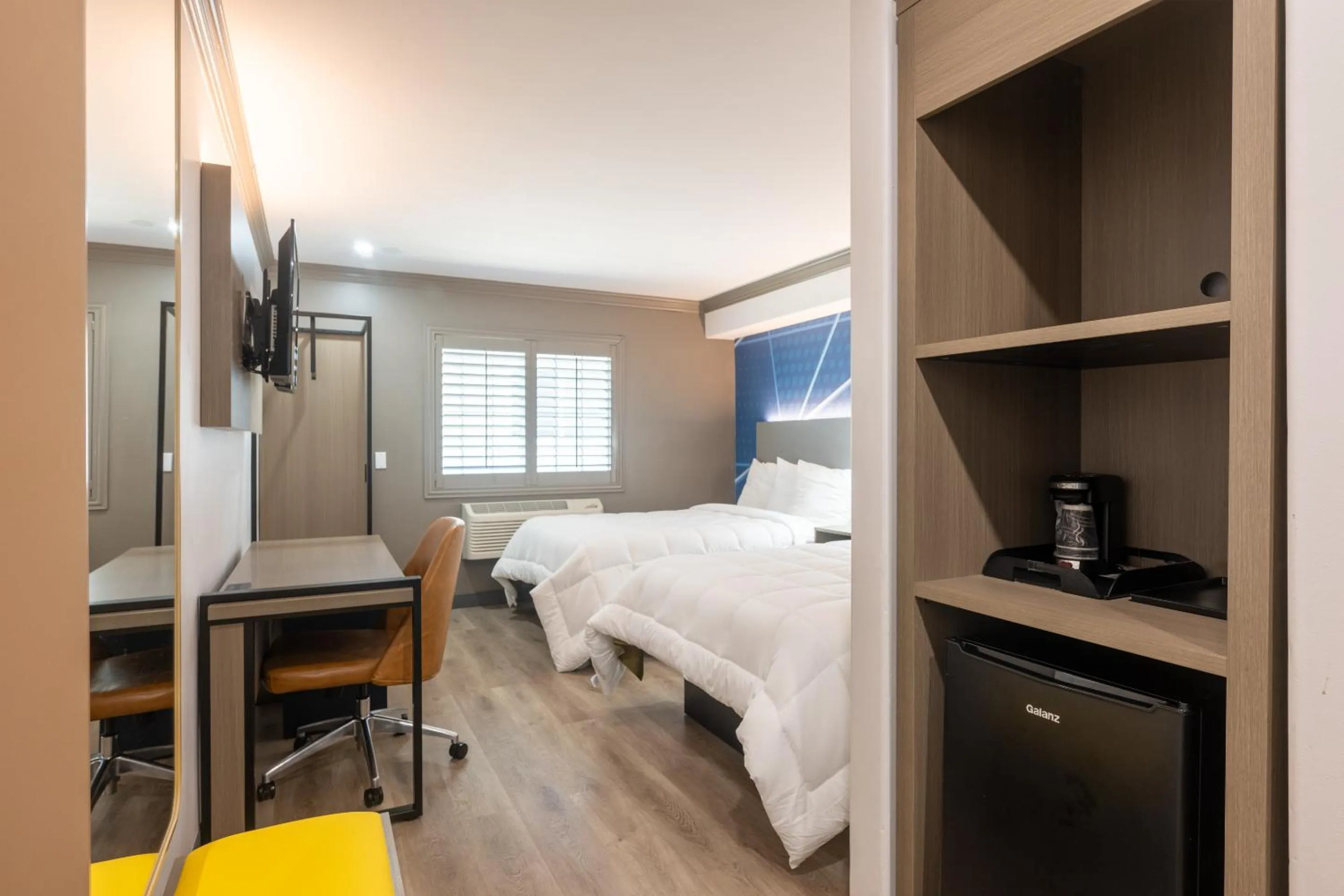 Bed in Torrance Inn LAX Airport Area