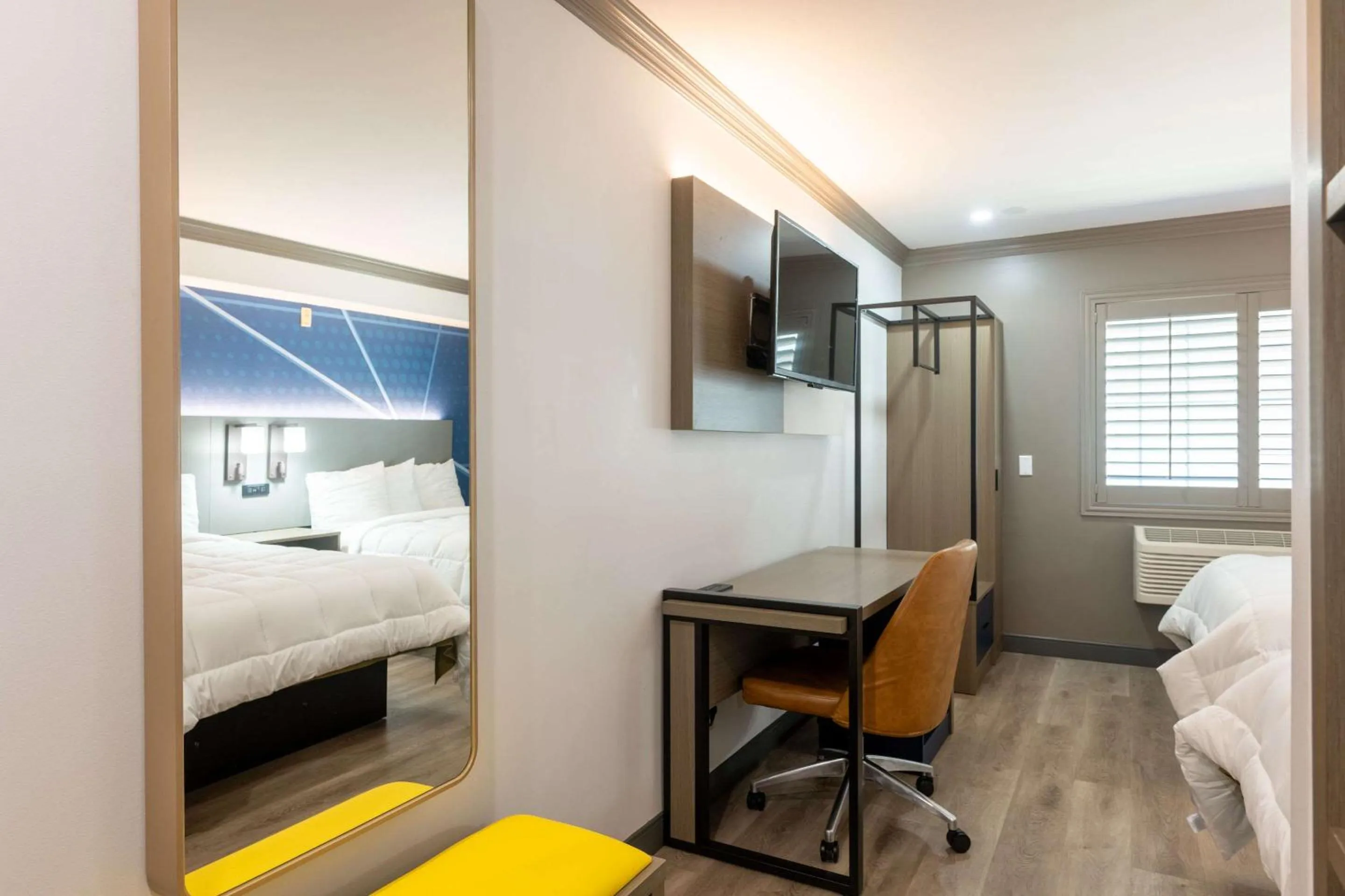 Bedroom, Bed in Torrance Inn LAX Airport Area