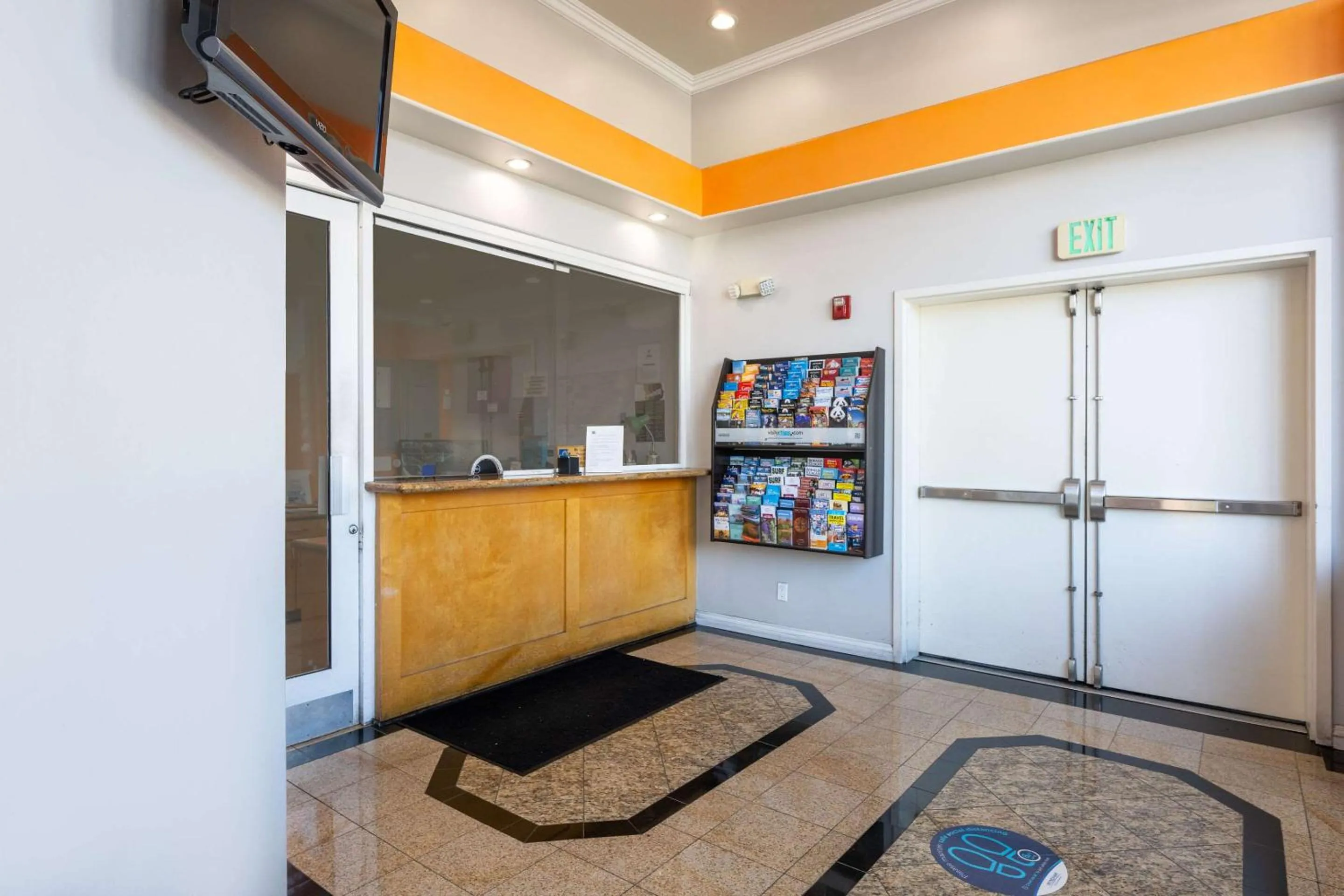Lobby or reception in Torrance Inn LAX Airport Area