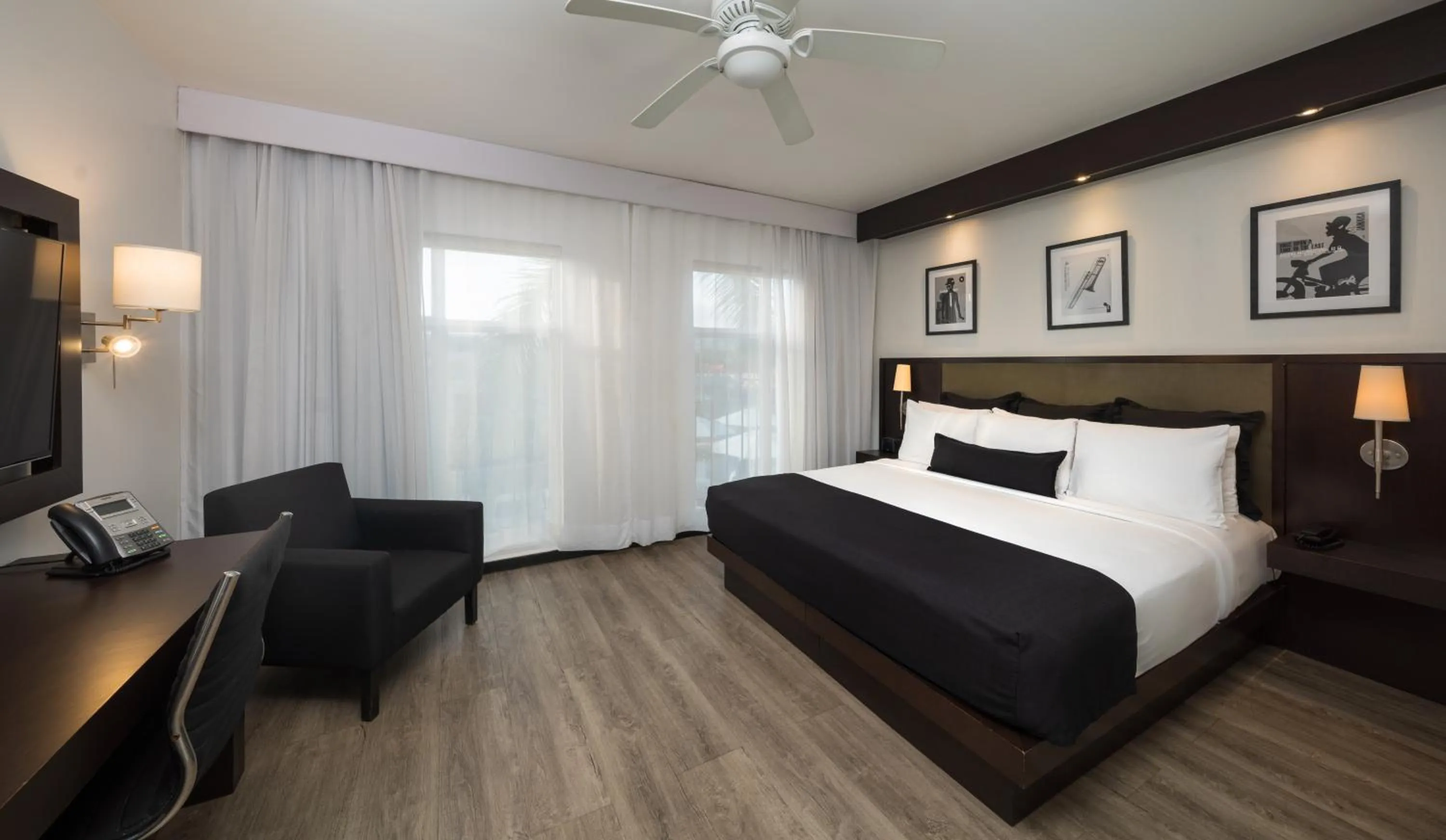 Bed in S Hotel Kingston