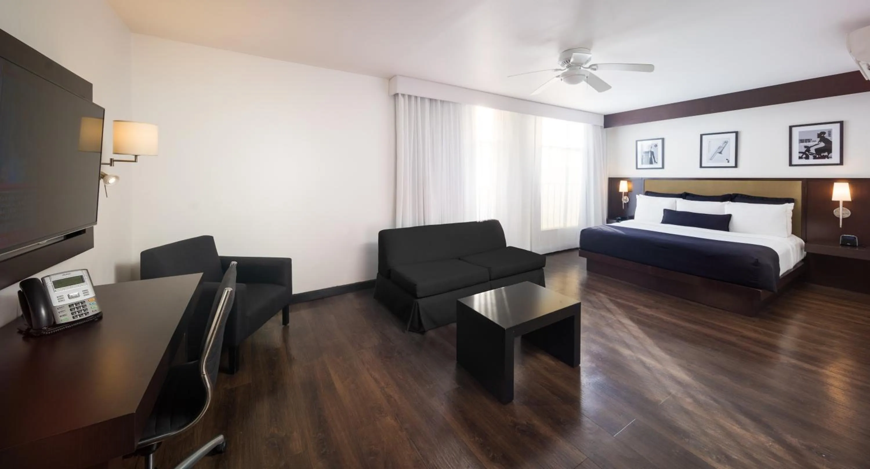 Bed in S Hotel Kingston